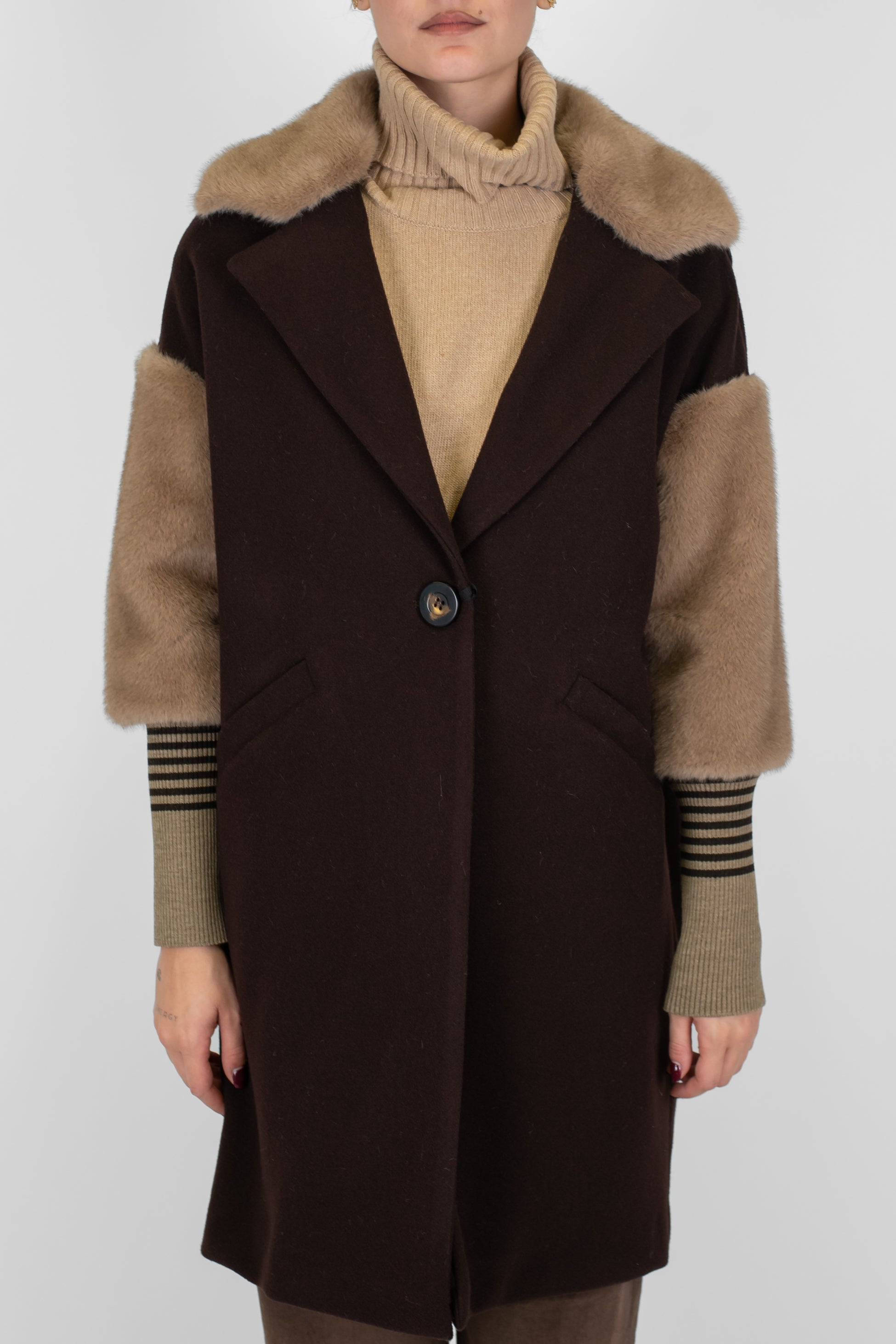 Maryley - Cappotto over monopetto con dettagli in ecopelliccia