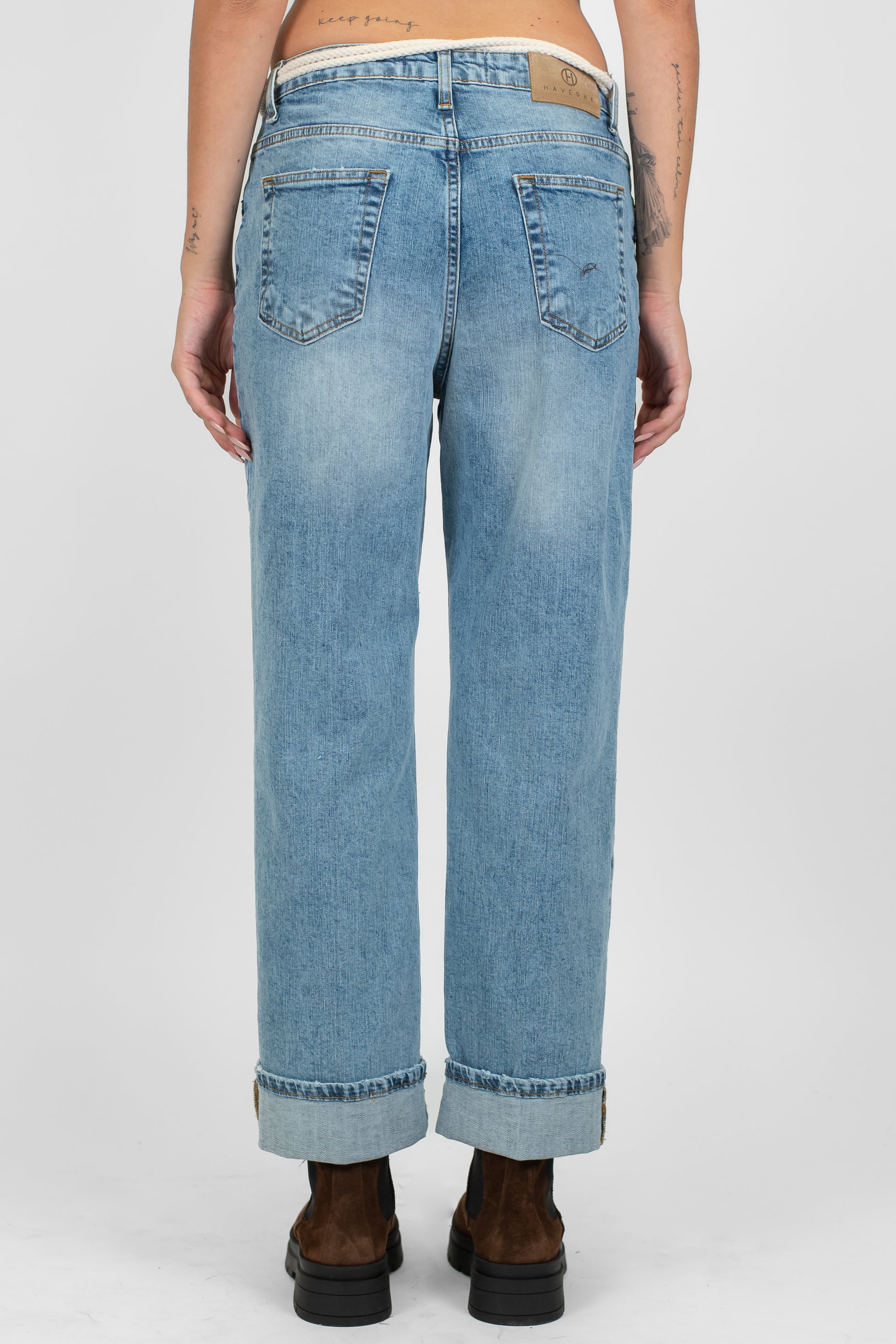 Haveone - Jeans lavaggio chiaro modello Mandy con cintura in corda