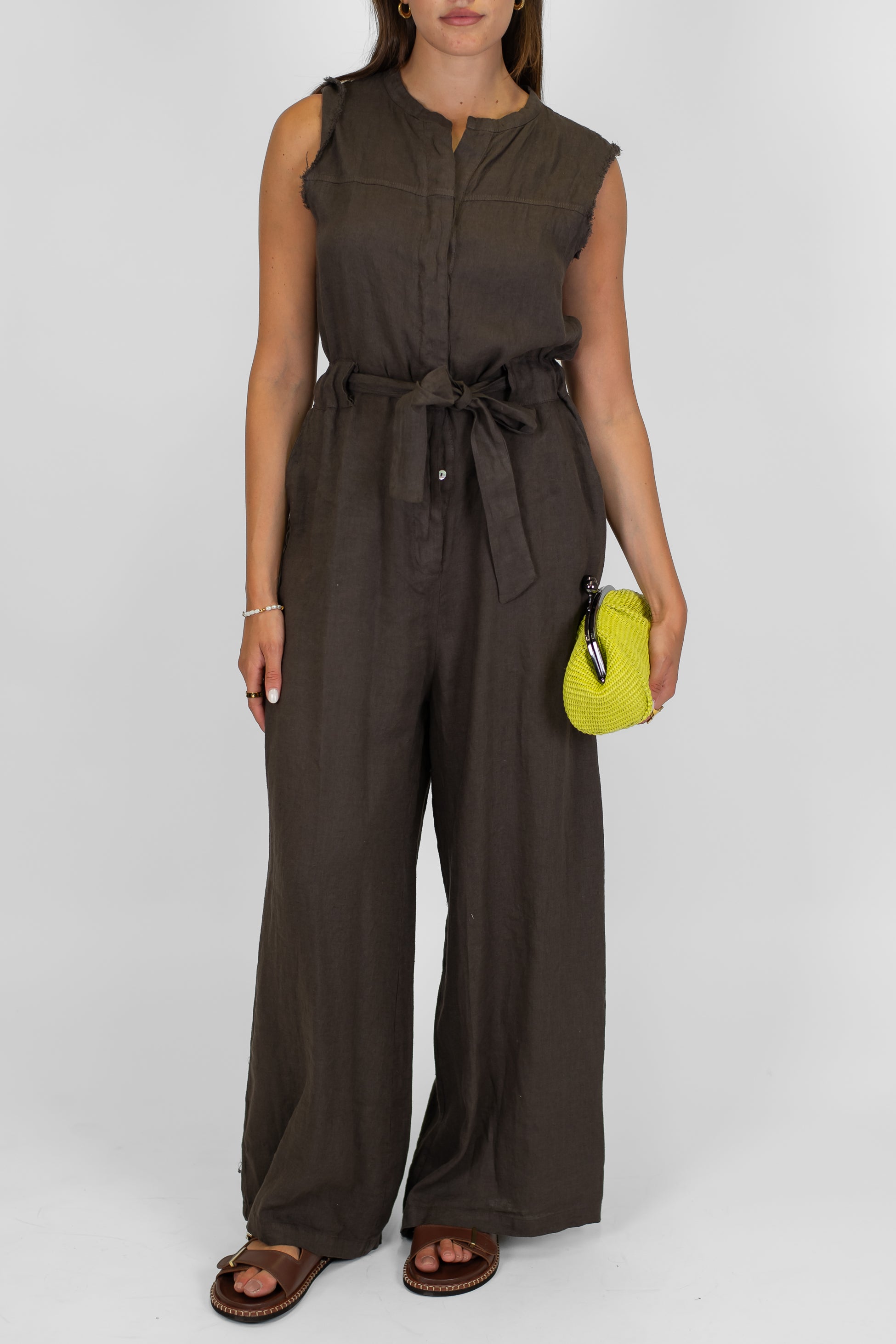 Tensione in - Tuta giromaniche in lino con coulisse in vita