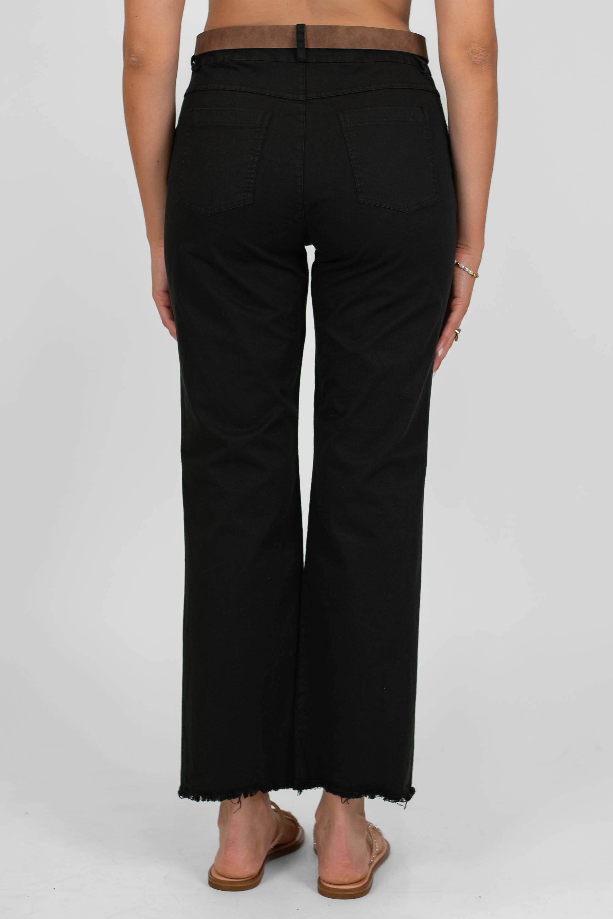 Tensione in - Pantalone regular in cotone sfrangiato sul fondo