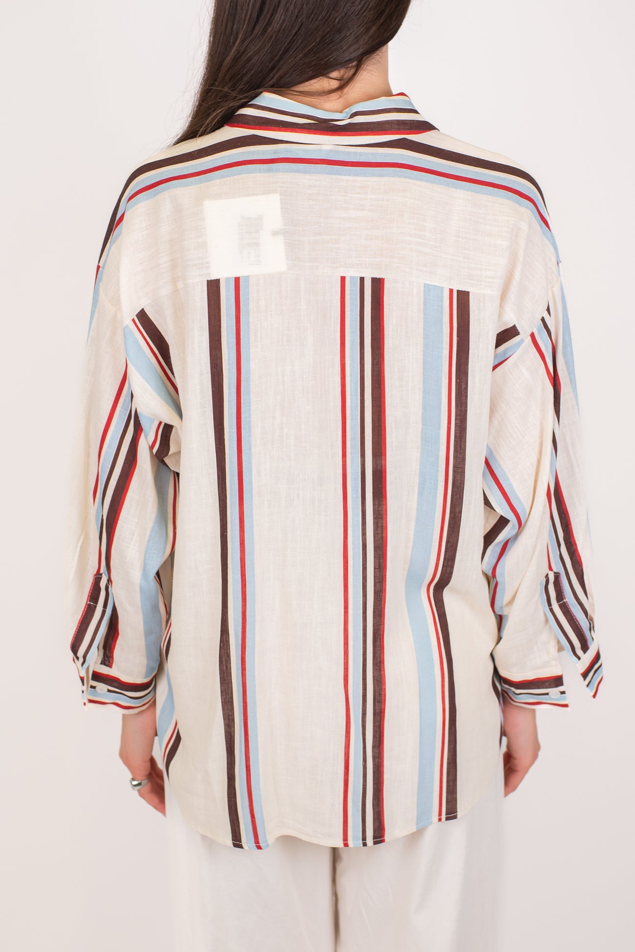 Tensione in - Camicia fantasia righe a contrasto in misto lino con taschino