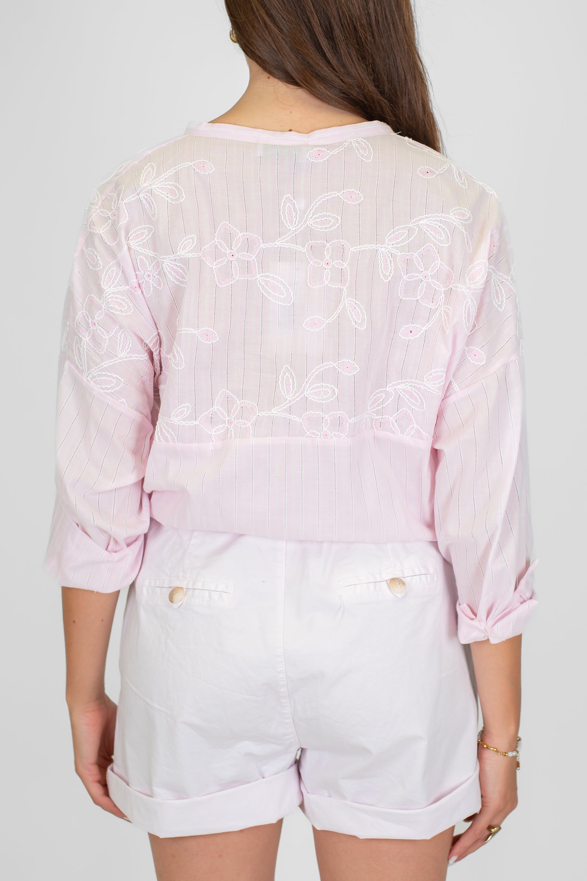 Motel - Camicia in mussola di cotone doppia fantasia righe-fiori ricamata con collo coreano