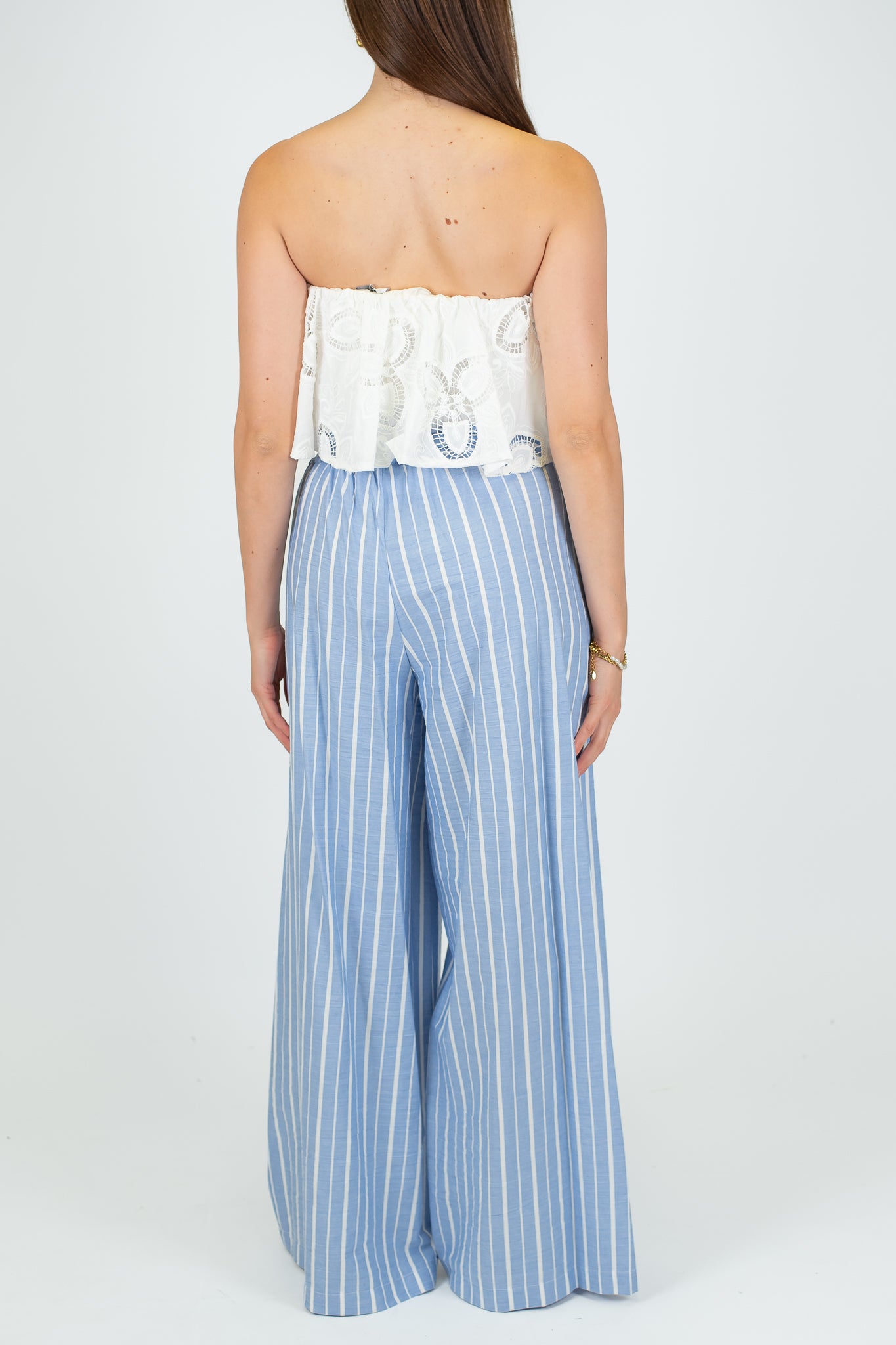 Motel - Tuta a fascia in lino gessato e crochet sopra