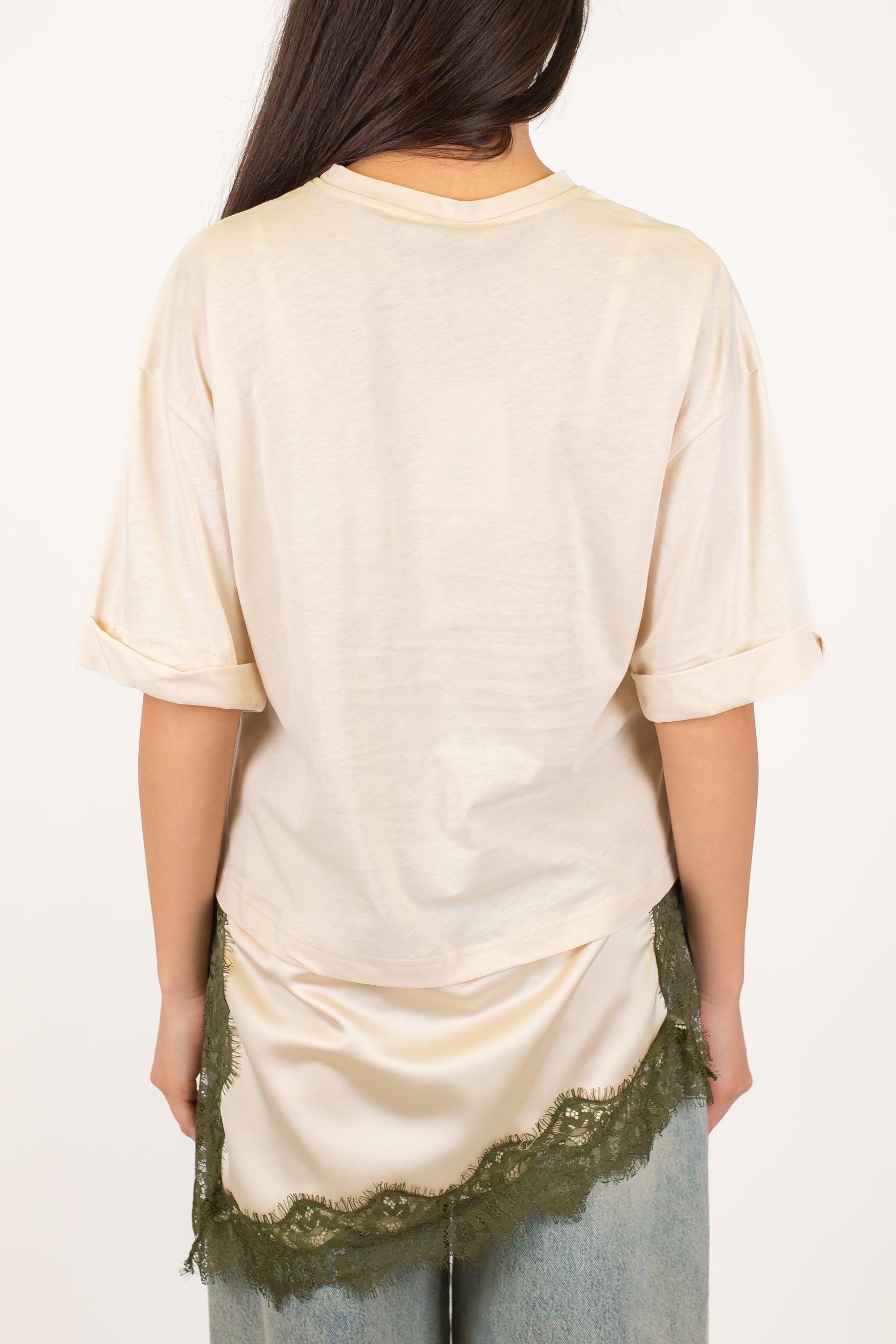 Motel - T-shirt over con estensione in satin asimmetrico e pizzo a contrasto sul fondo