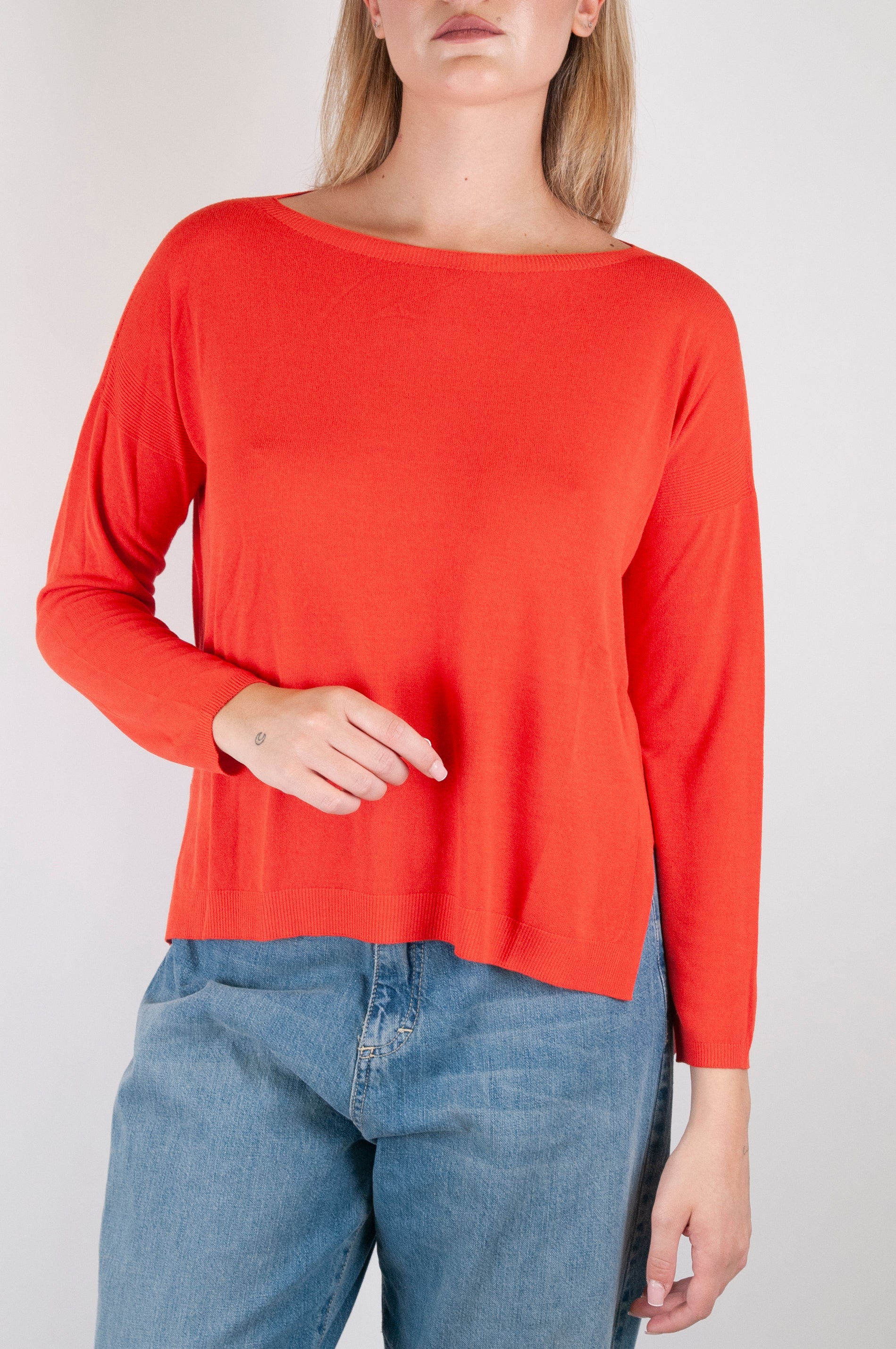 Kontatto - Maglia girocollo con spacchetti laterali in viscosa leggera