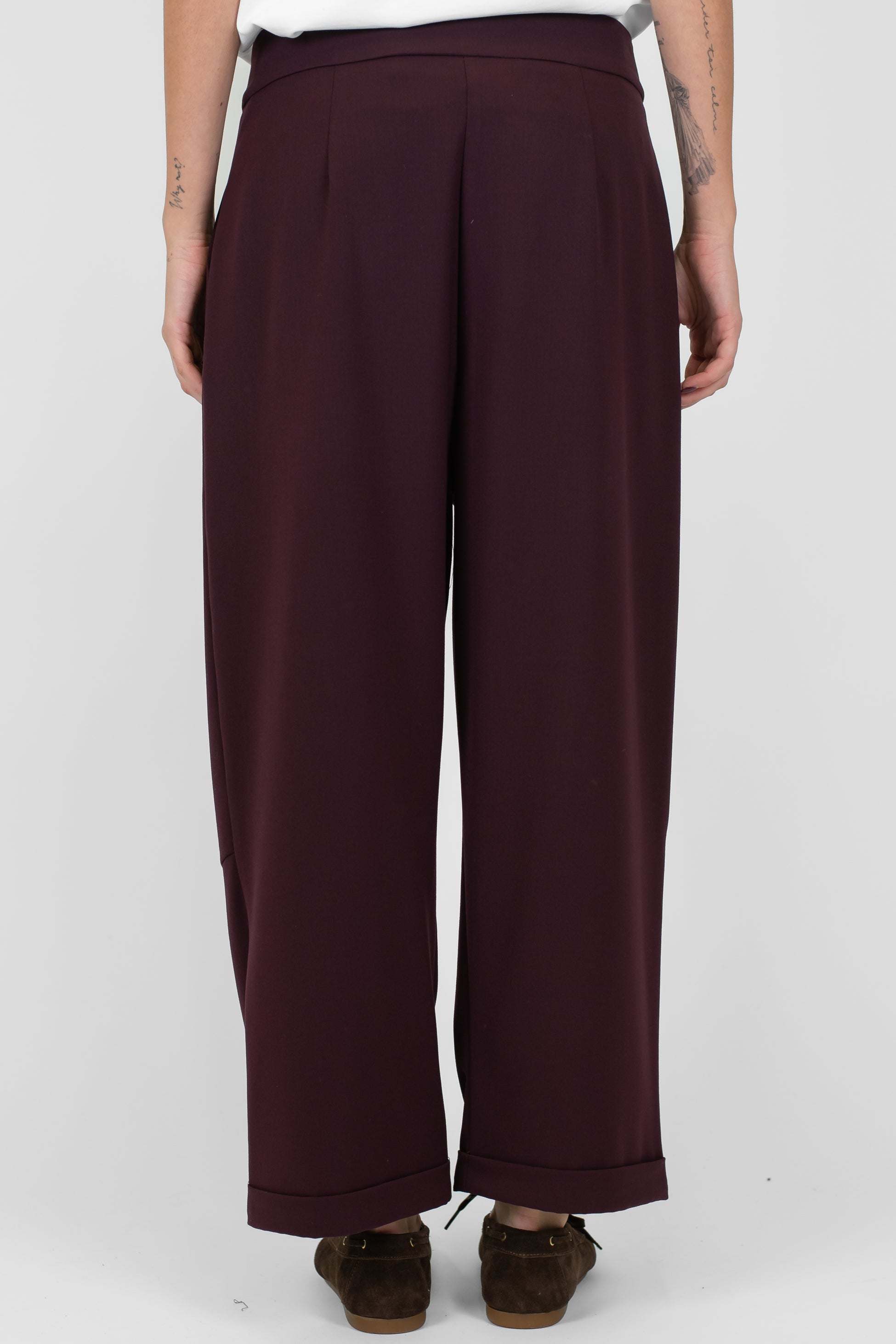 Tensione in - Pantalone balloon a vita bassa con pinces