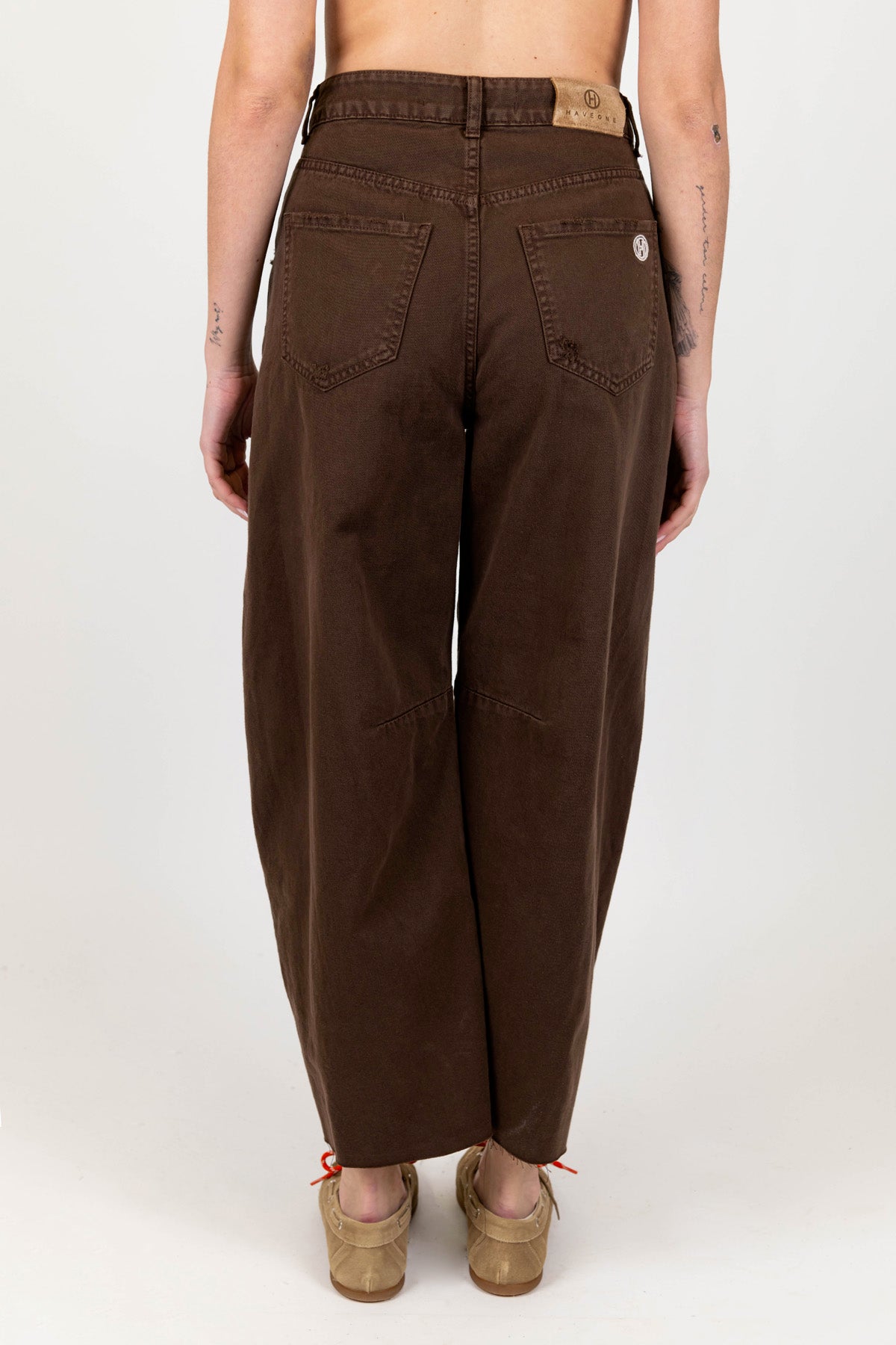 Haveone - Pantalone balloon modello Barbara in denim colorato e rotture