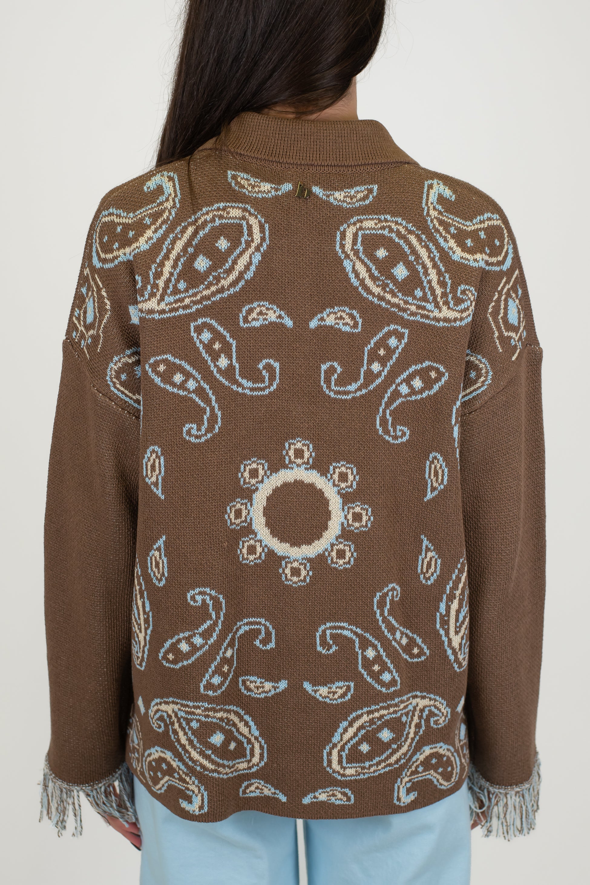 Dixie - Cardigan over fantasia bandana con frange e chisura alamari