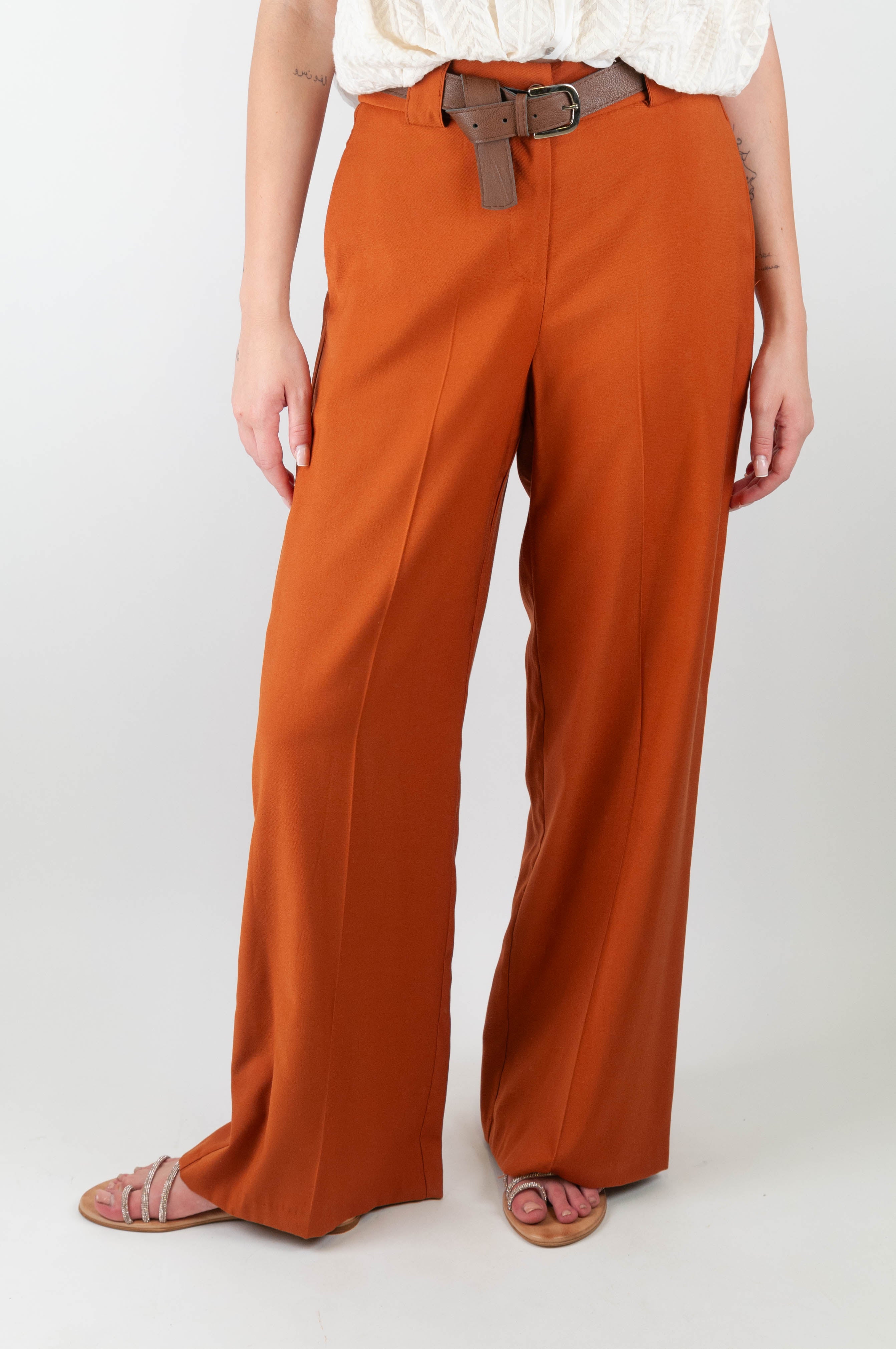 Tensione in - Pantalone palazzo con elastico sul retro