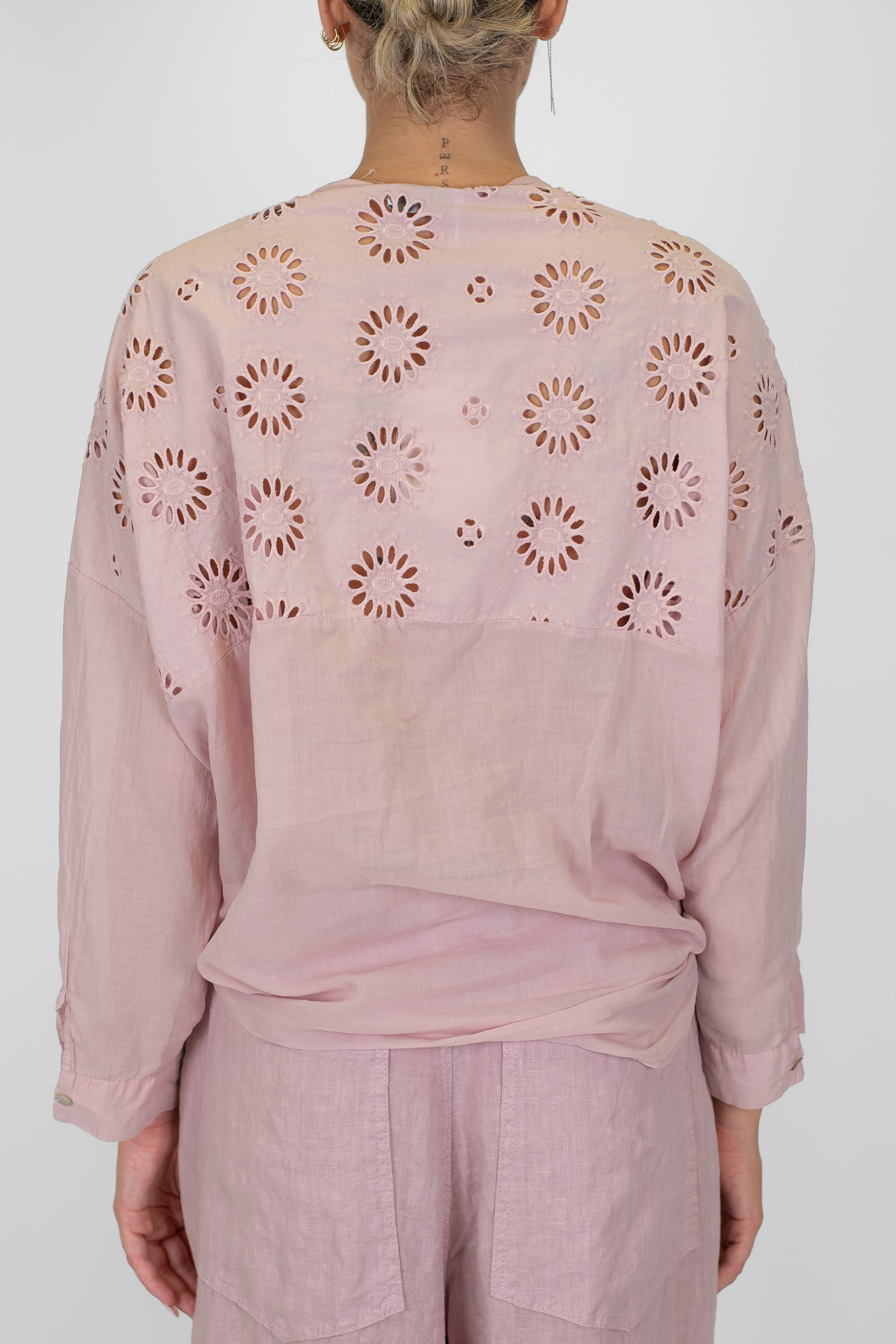 Motel - Camicia in pizzo sangallo con collo coreano