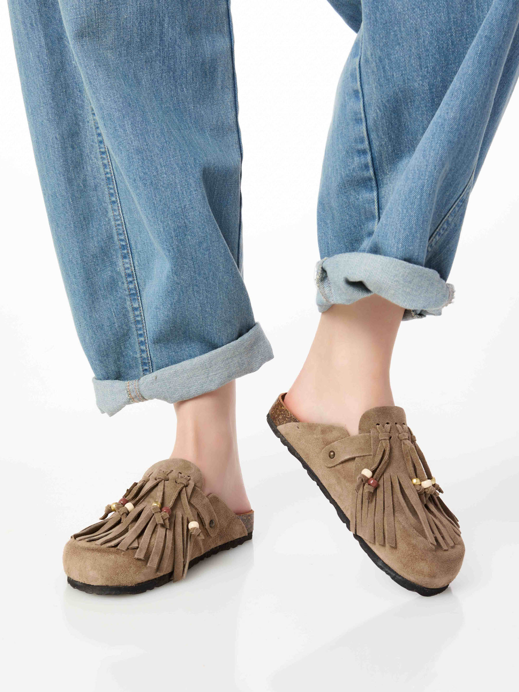 Ovyé - Sandalo in camoscio, frange con perline