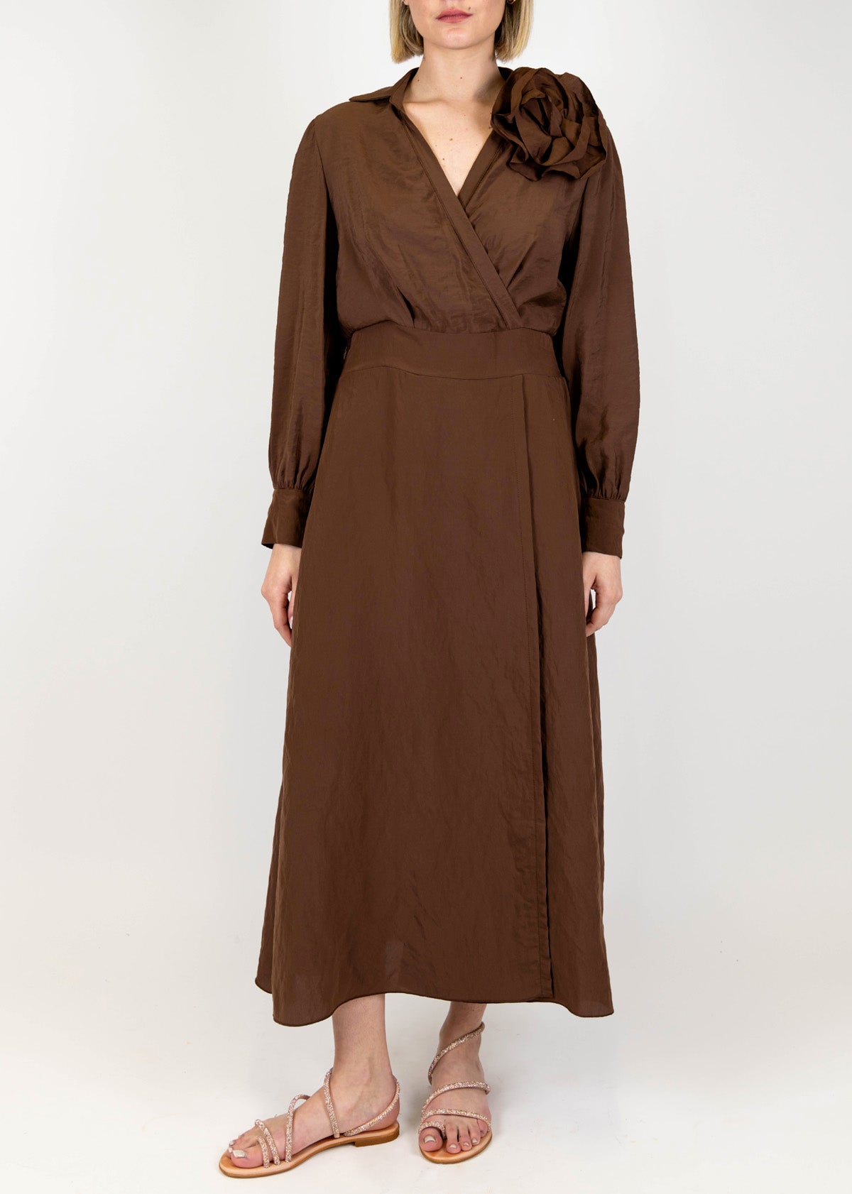 Motel - Abito lungo in modal con spilla a fiore