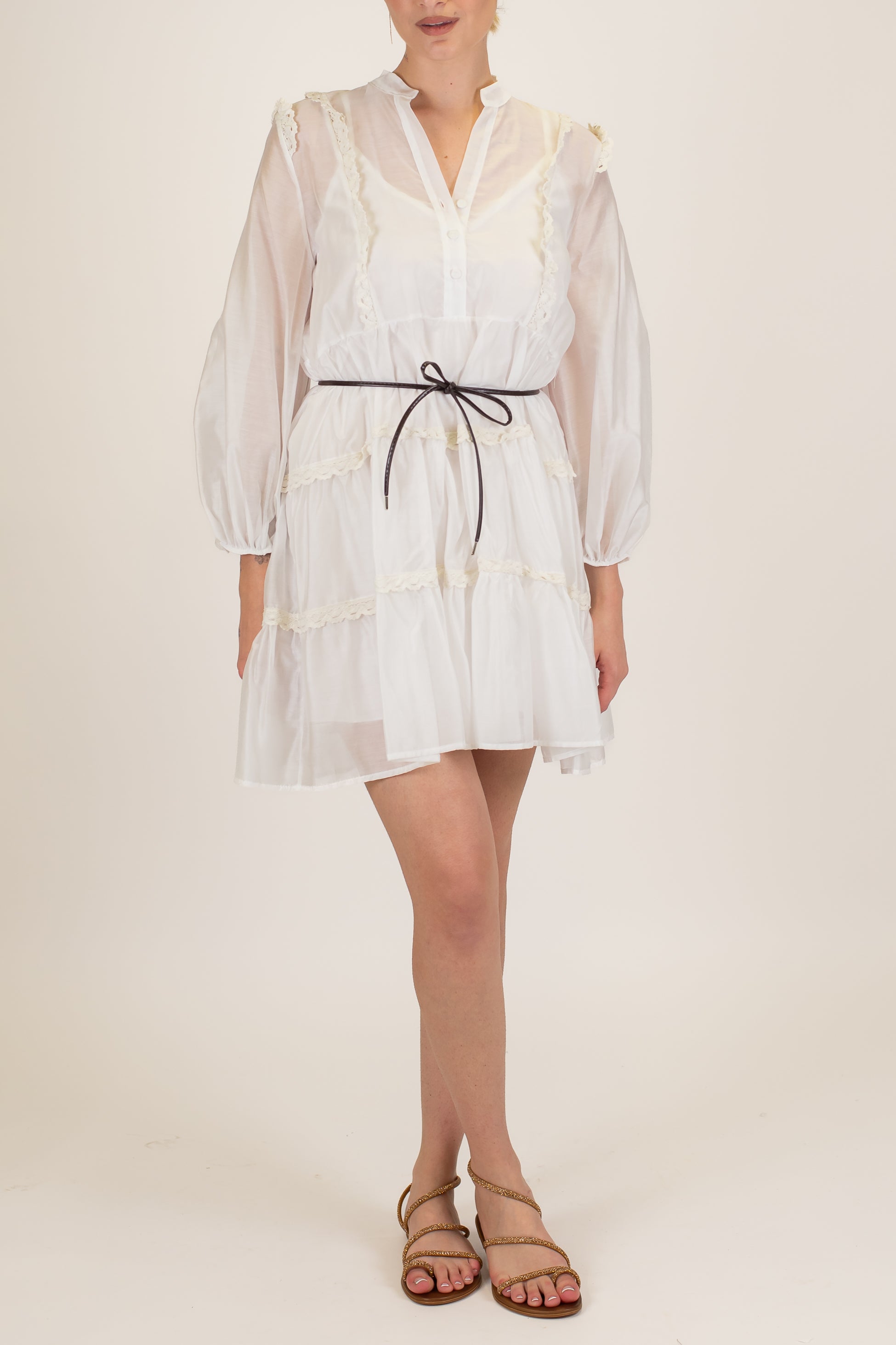 Tensione in - Abito corto in tencel con profili e balze ricamate e chiusura con bottoni