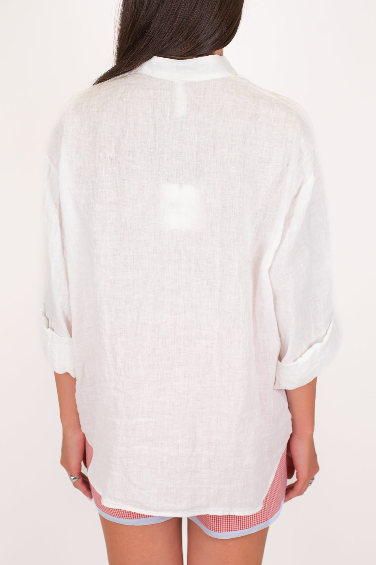 Tensione in - Camicia scollo a V in puro lino con collo coreano