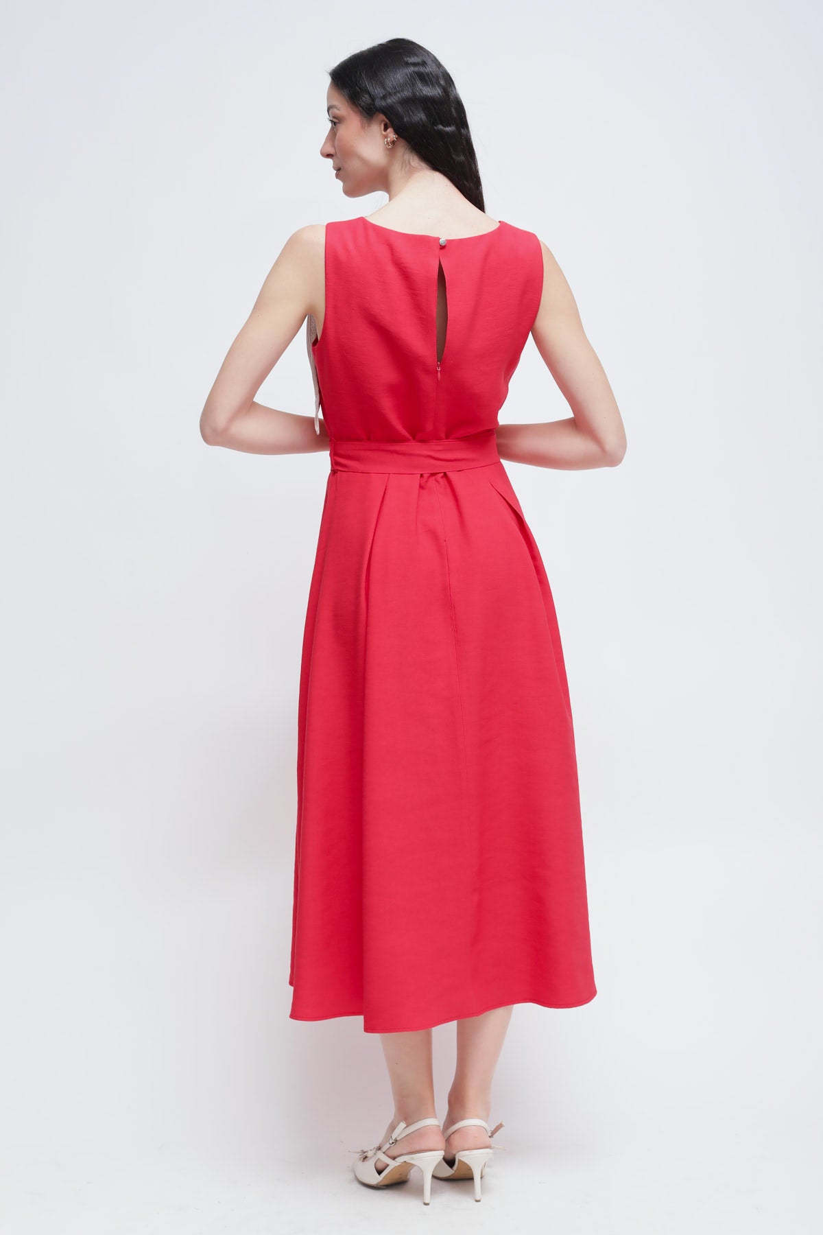 Maryley - Abito lungo giromaniche con spilla foulard e chiusura zip sul retro