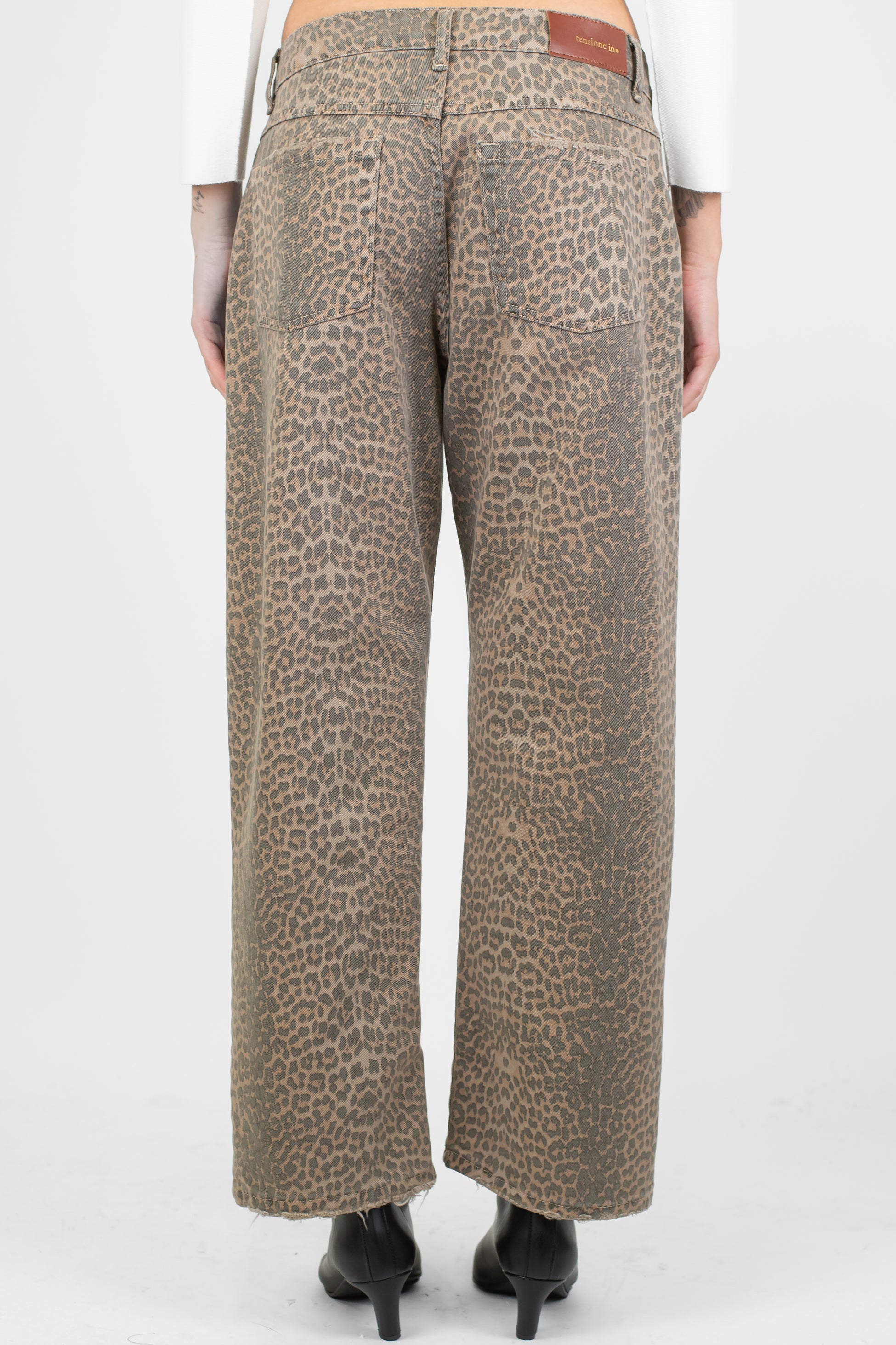 Tensione in - Pantalone regular fantasia animalier in denim modello Tom