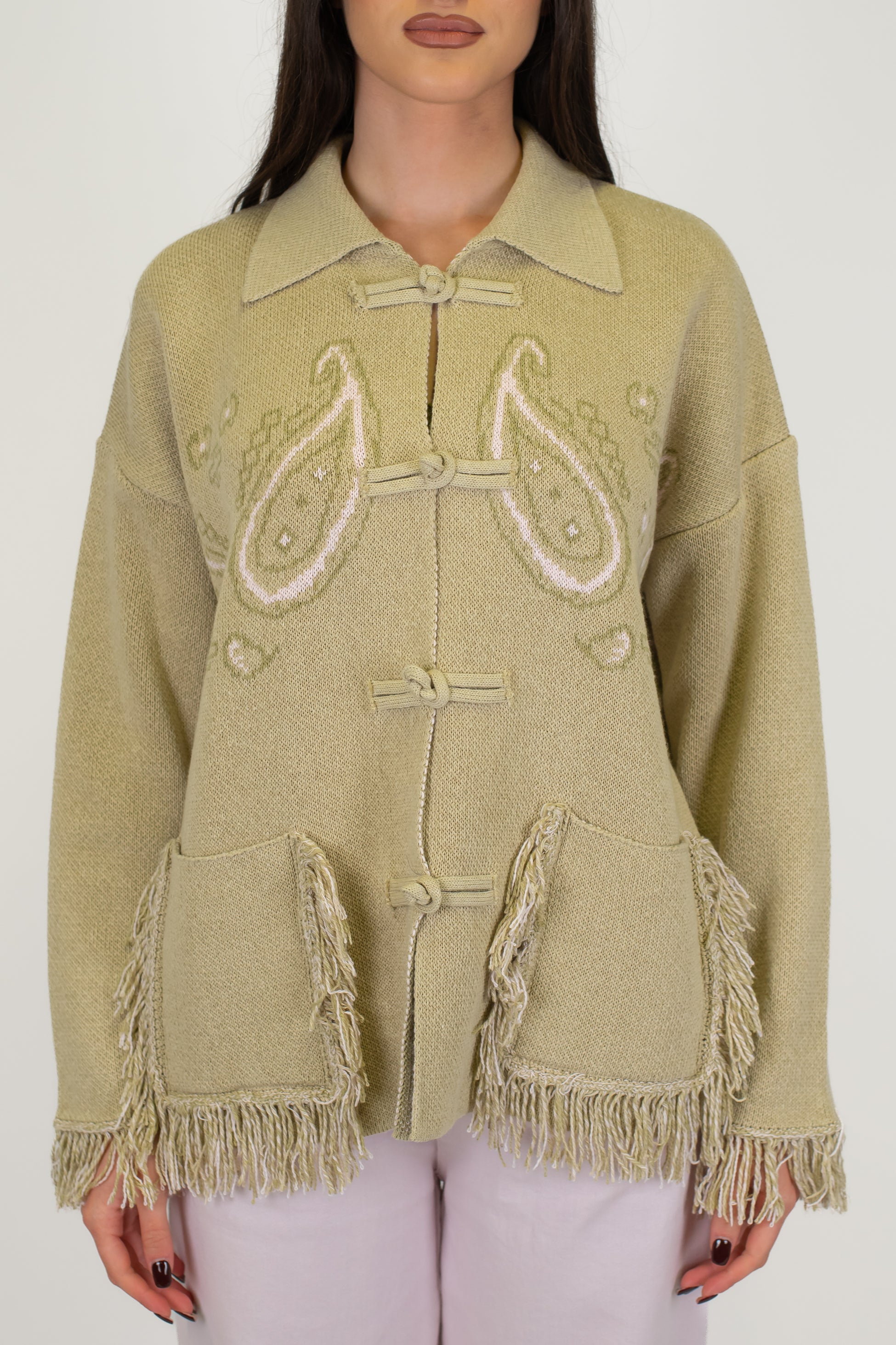 Dixie - Cardigan over fantasia bandana con frange e chisura alamari