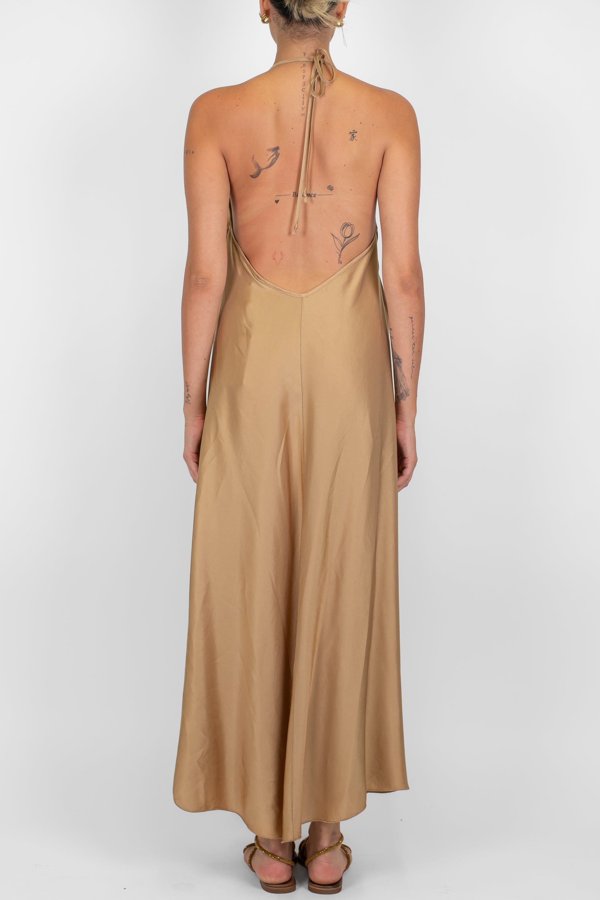 Motel - Abito lungo scollo v con bretelle sottili in satin