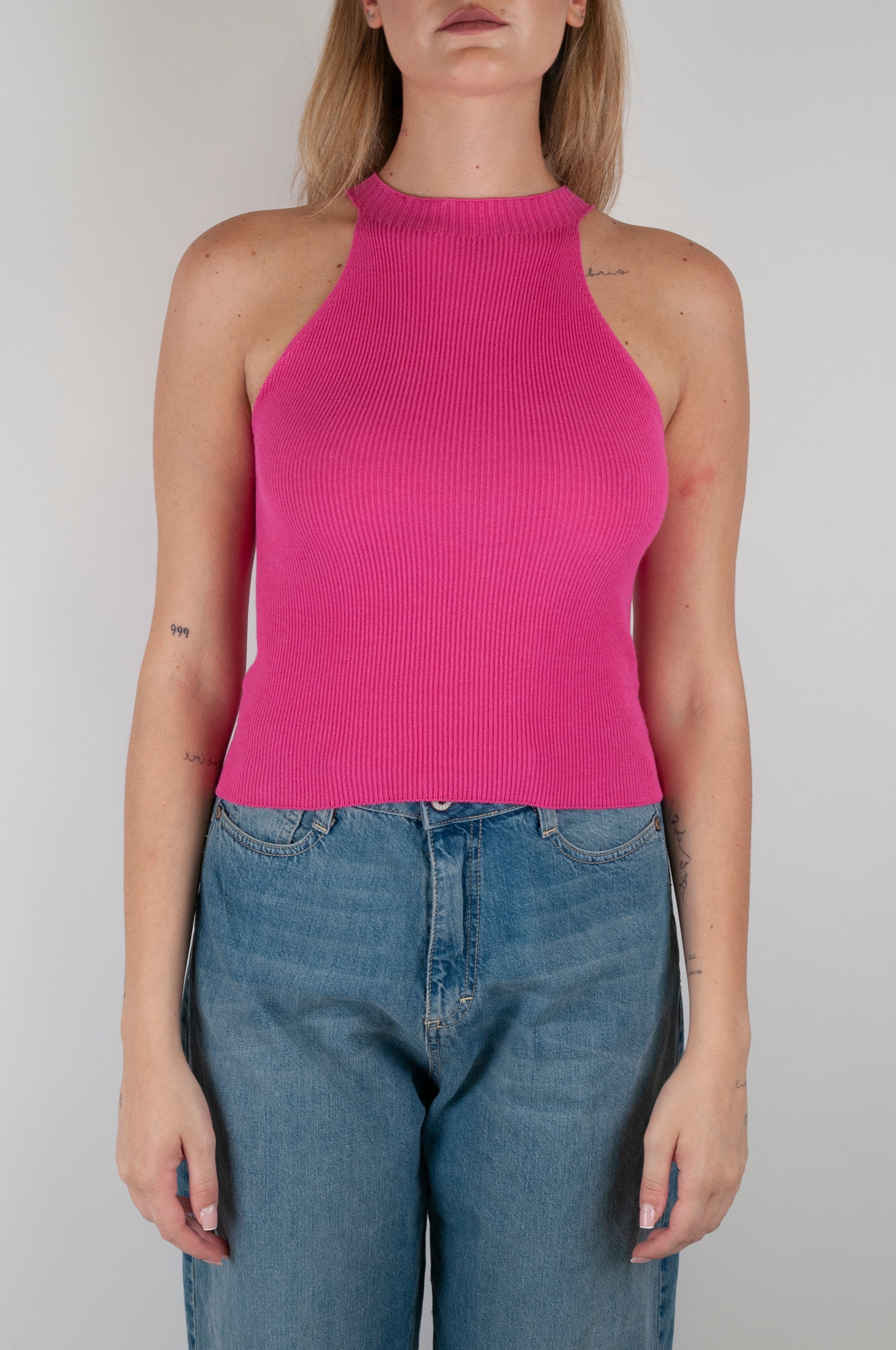 Kontatto - Top a costine in filo di viscosa scollo americana