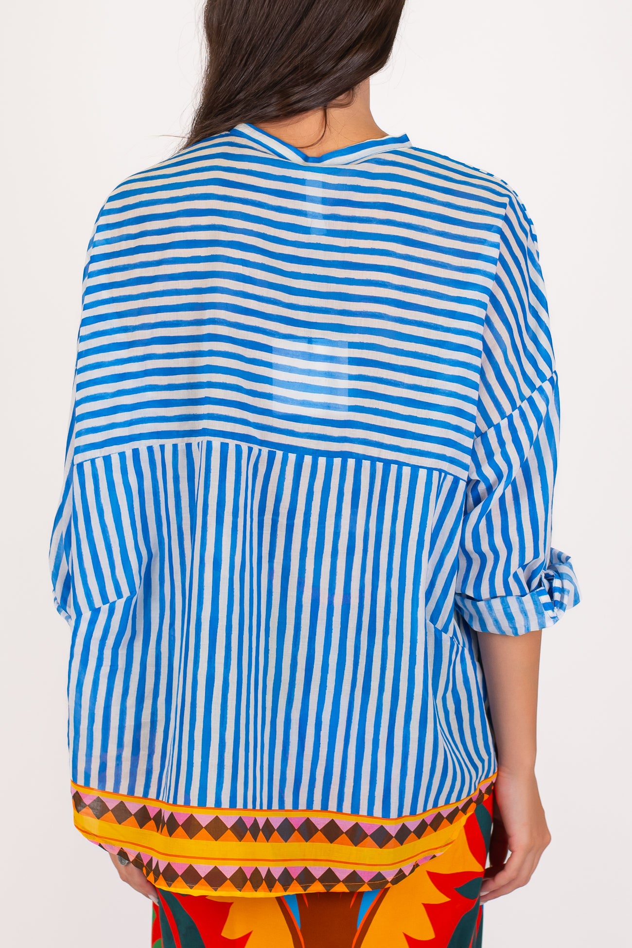 Tensione in - Camicia fantasia a righe in mussola di cotone con profilo etnico e collo coreano
