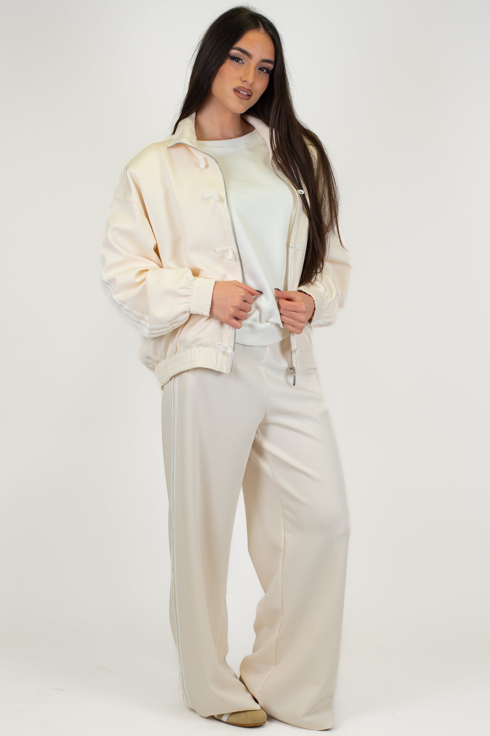 Tensione in - Pantalone palazzo in felpa con bande laterali