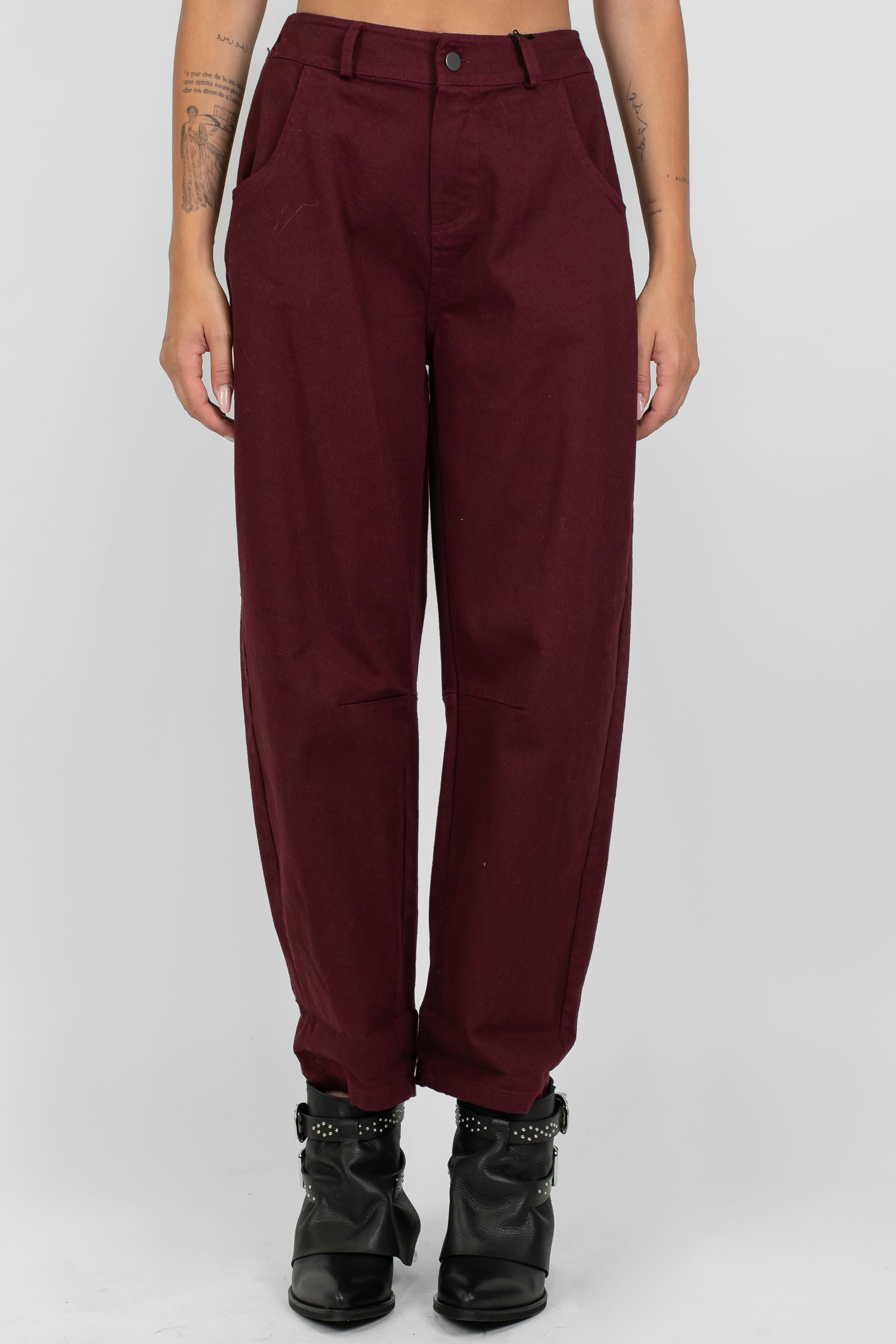 Tensione in - Pantalone balloon in denim colorato