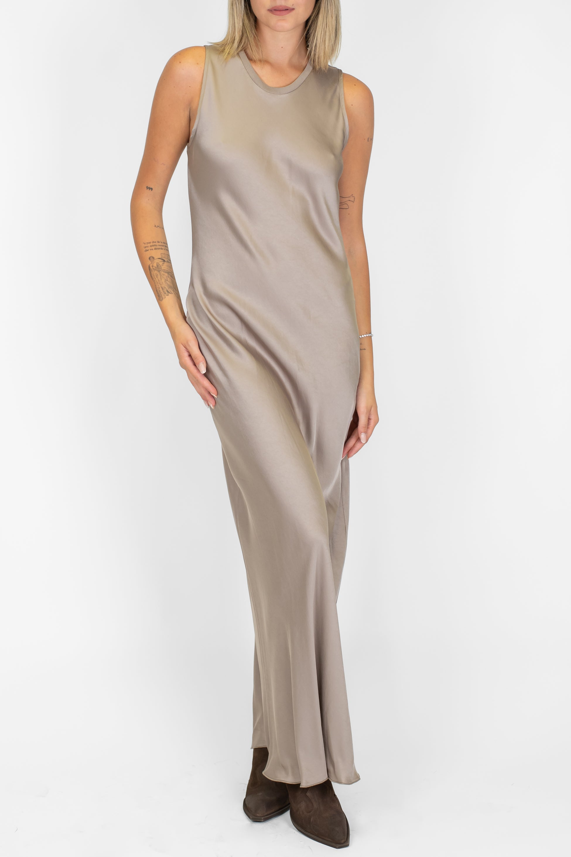 Tensione in - Abito lungo giromaniche in viscosa