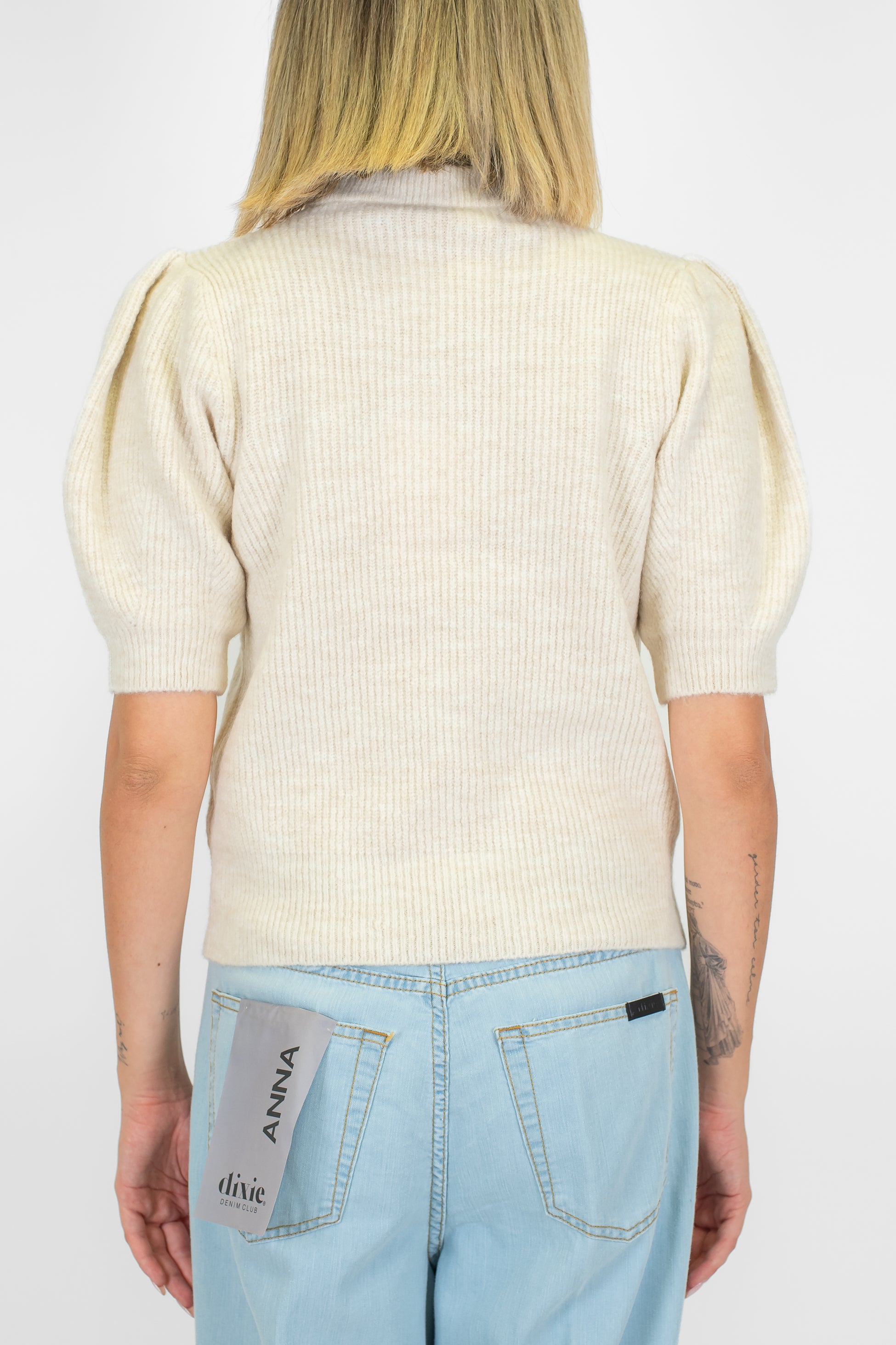 Kontatto - Maglia a coste mezzamanica a sbuffo in misto lana con collo cratere e fiocchi