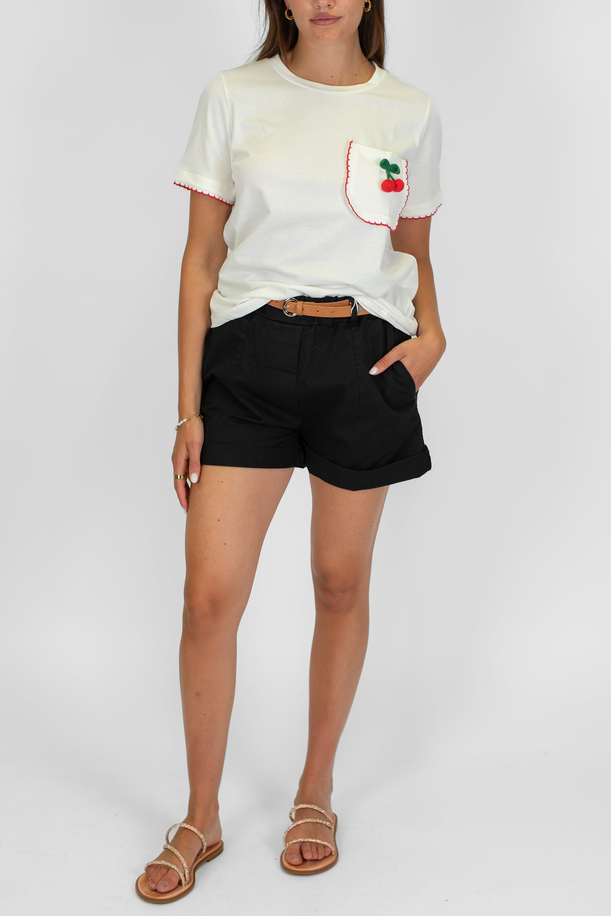 Motel - Shorts tinta unita con risvolto sul fondo ed elastico in vita