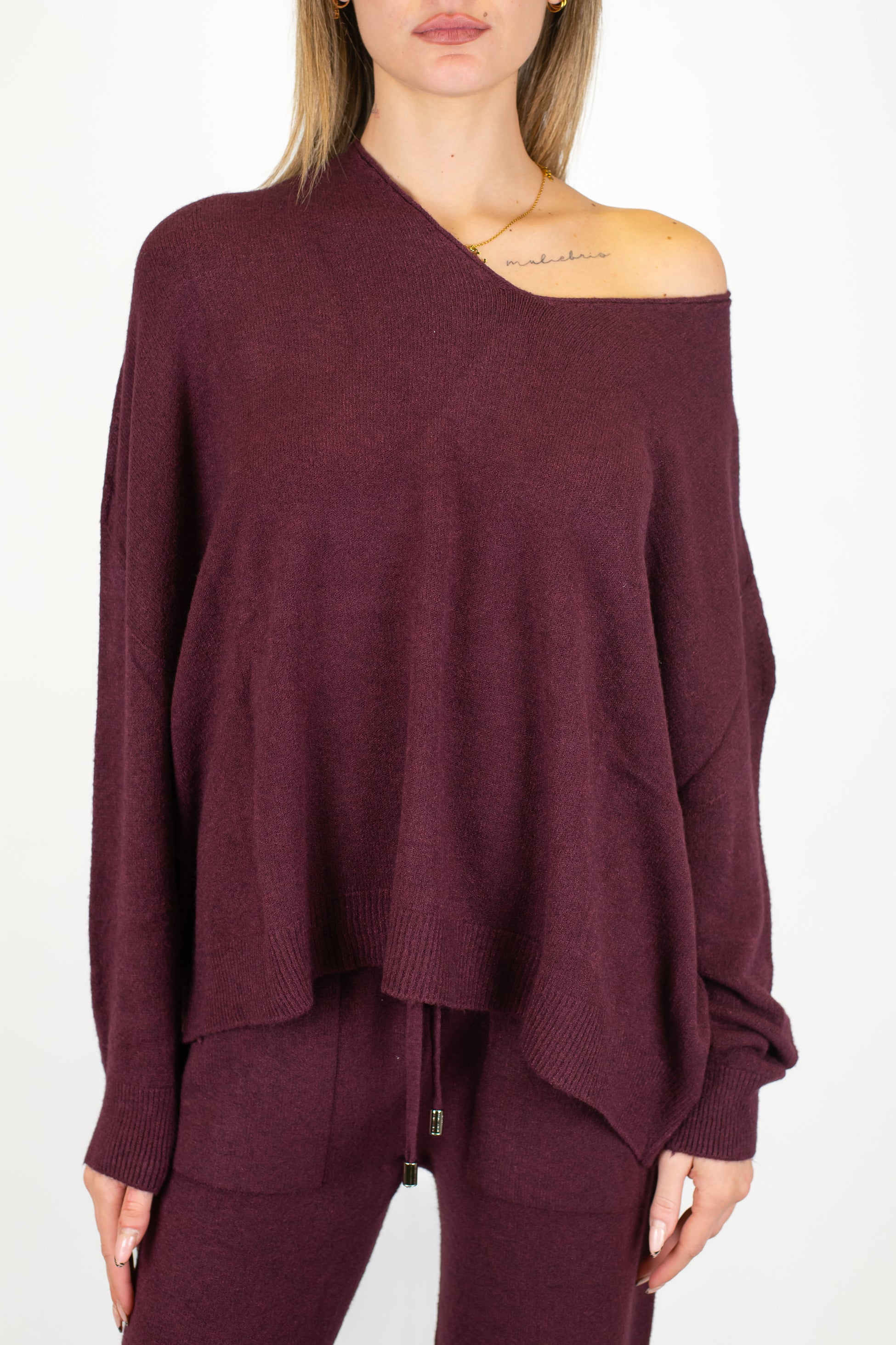 Haveone - Coordinato maglia scollo v e pantalone palazzo con elastico in vita