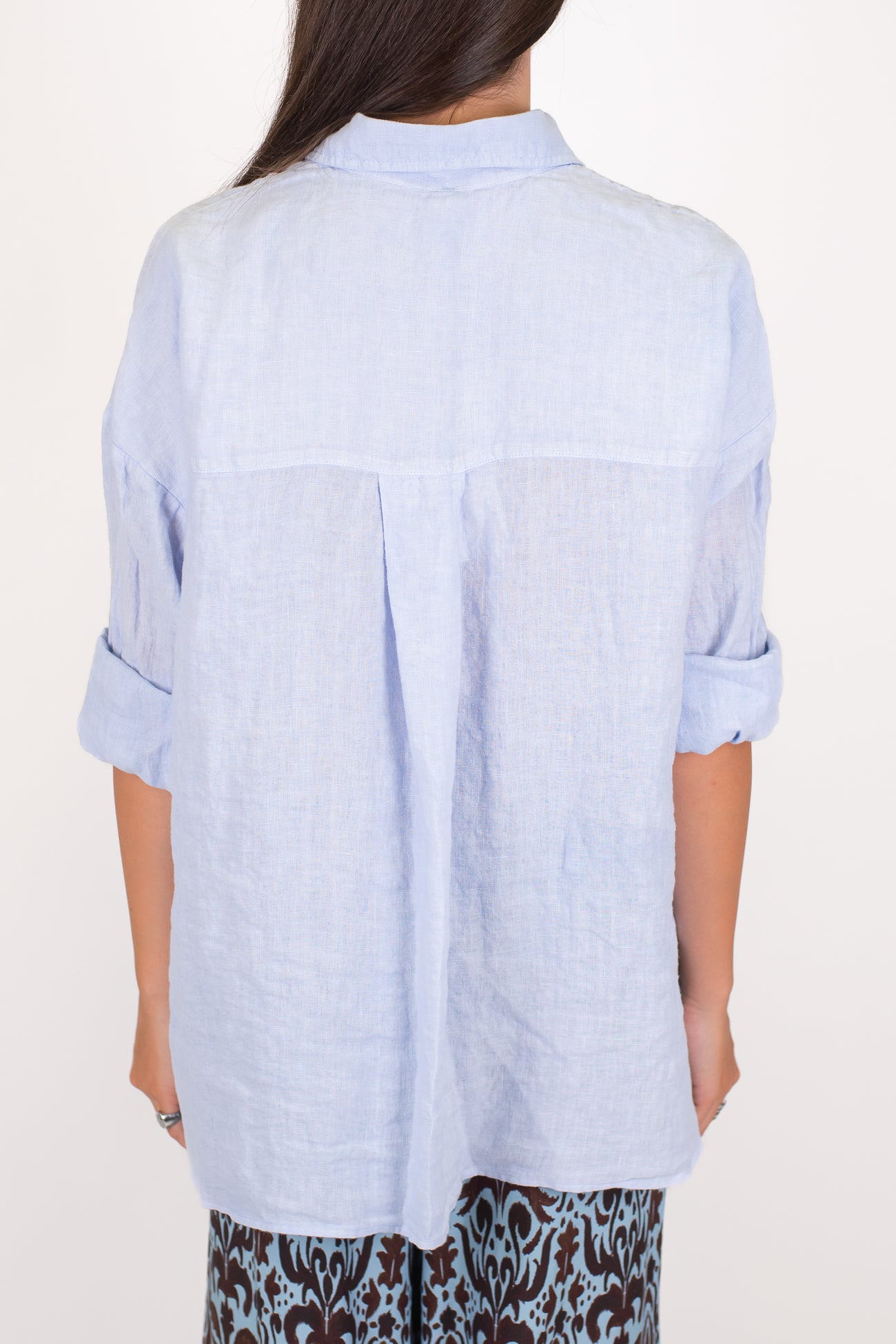 Tensione in - Camicia tinta unita in puro lino