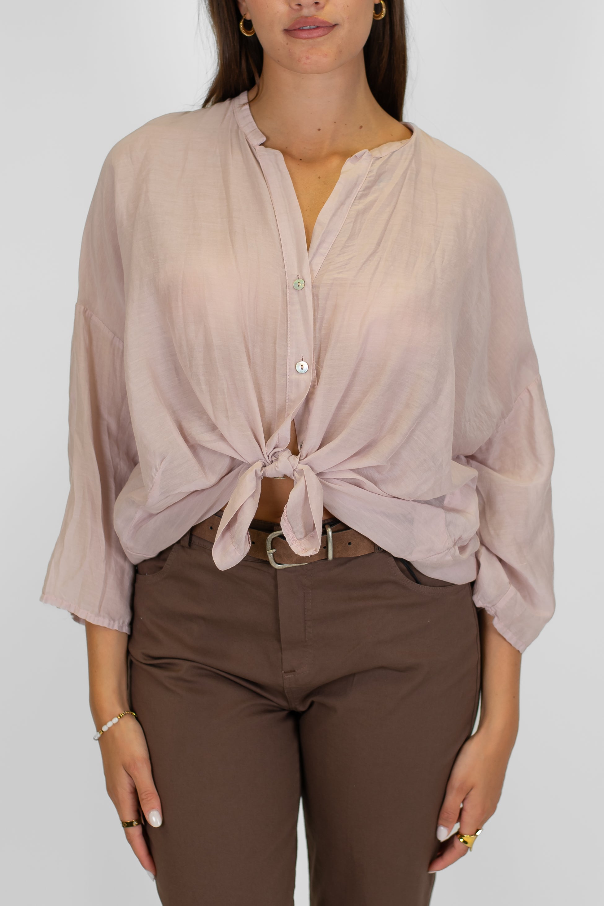 Tensione in - Camicia tinta unita in misto seta con collo coreano