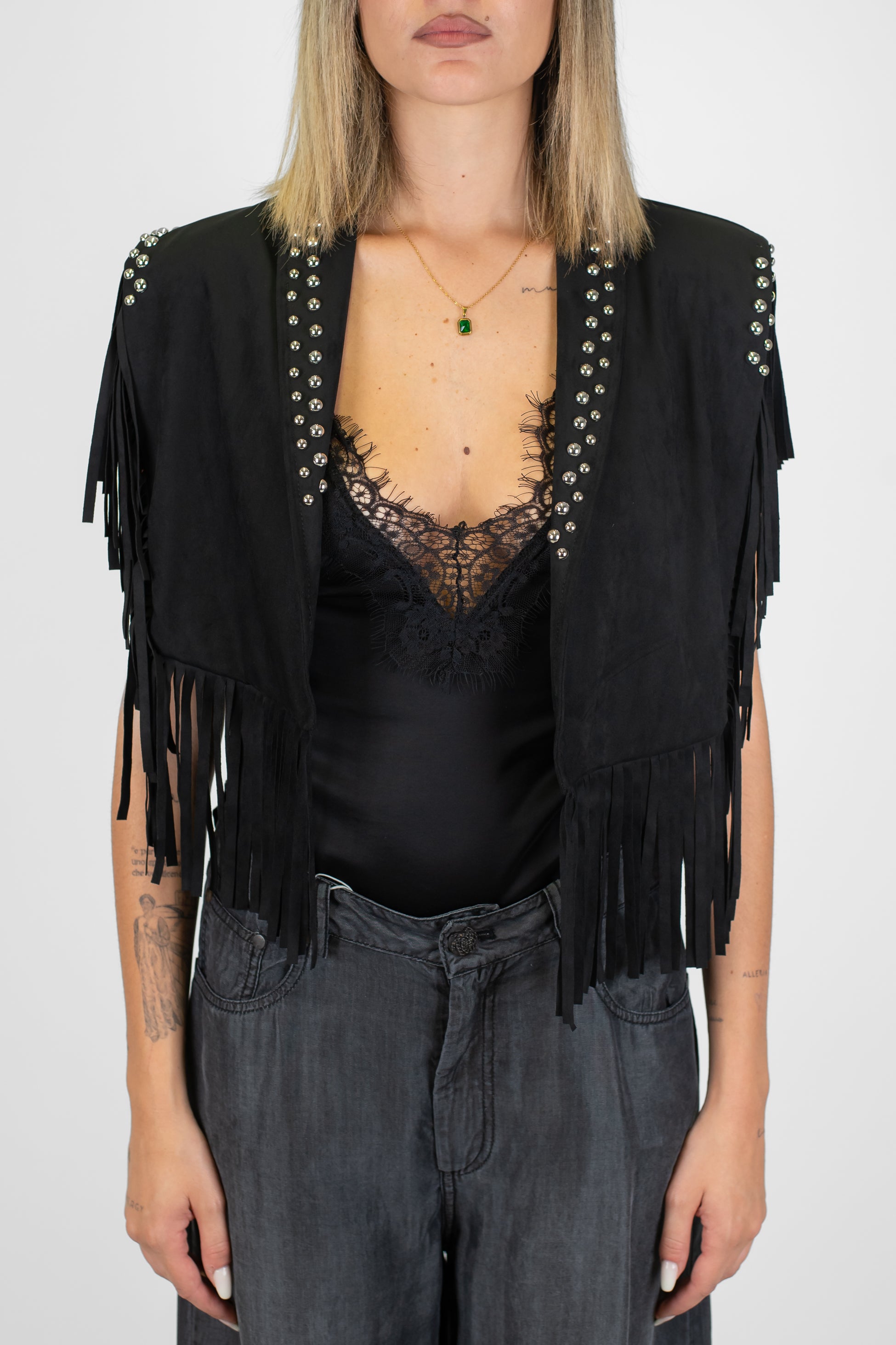 Haveone - Mantella in dainetto con borchie e frange