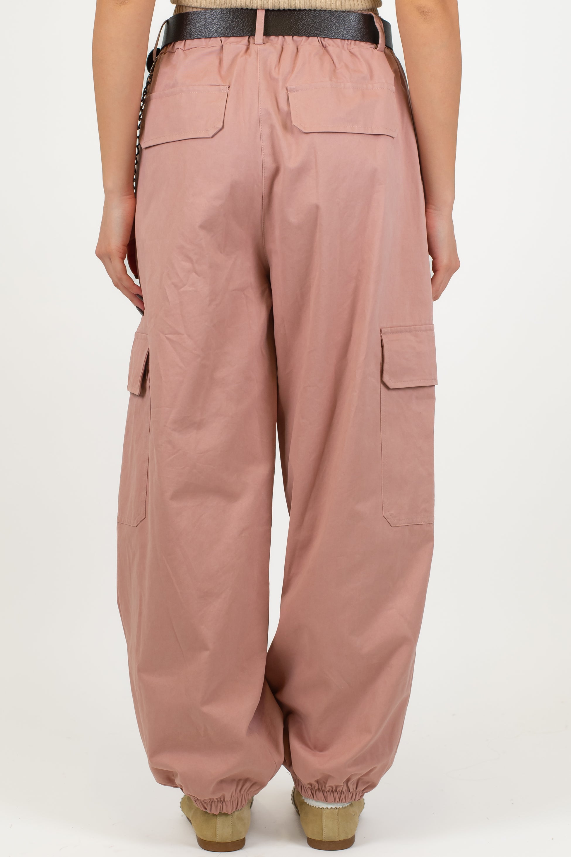 Motel - Pantalone cargo in denim colorato con elastico in vita e sul fondo