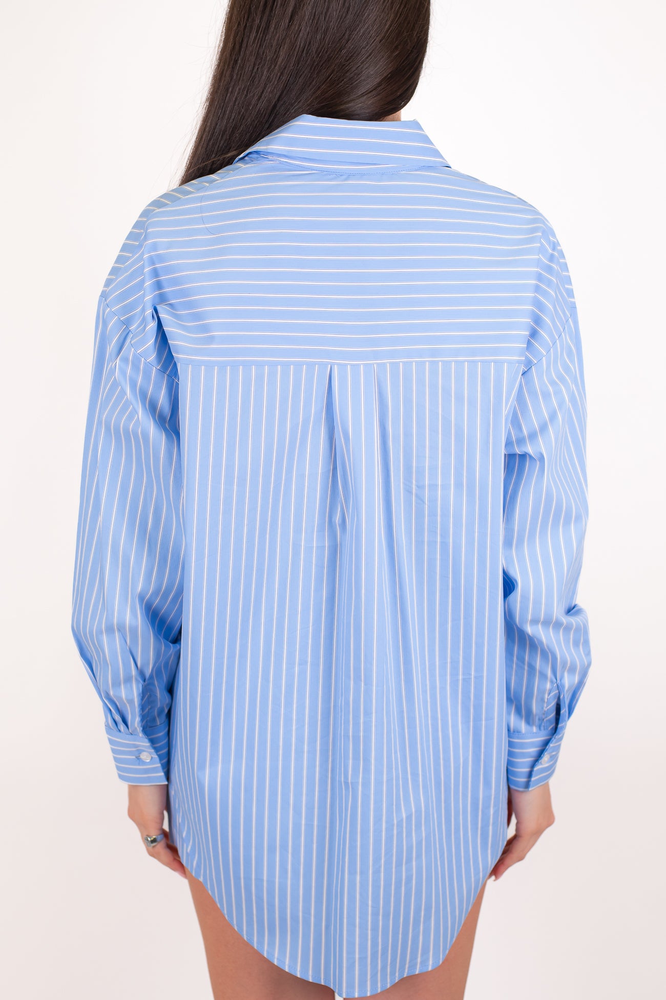 Tensione in - Camicia over fantasia a righe con taschino
