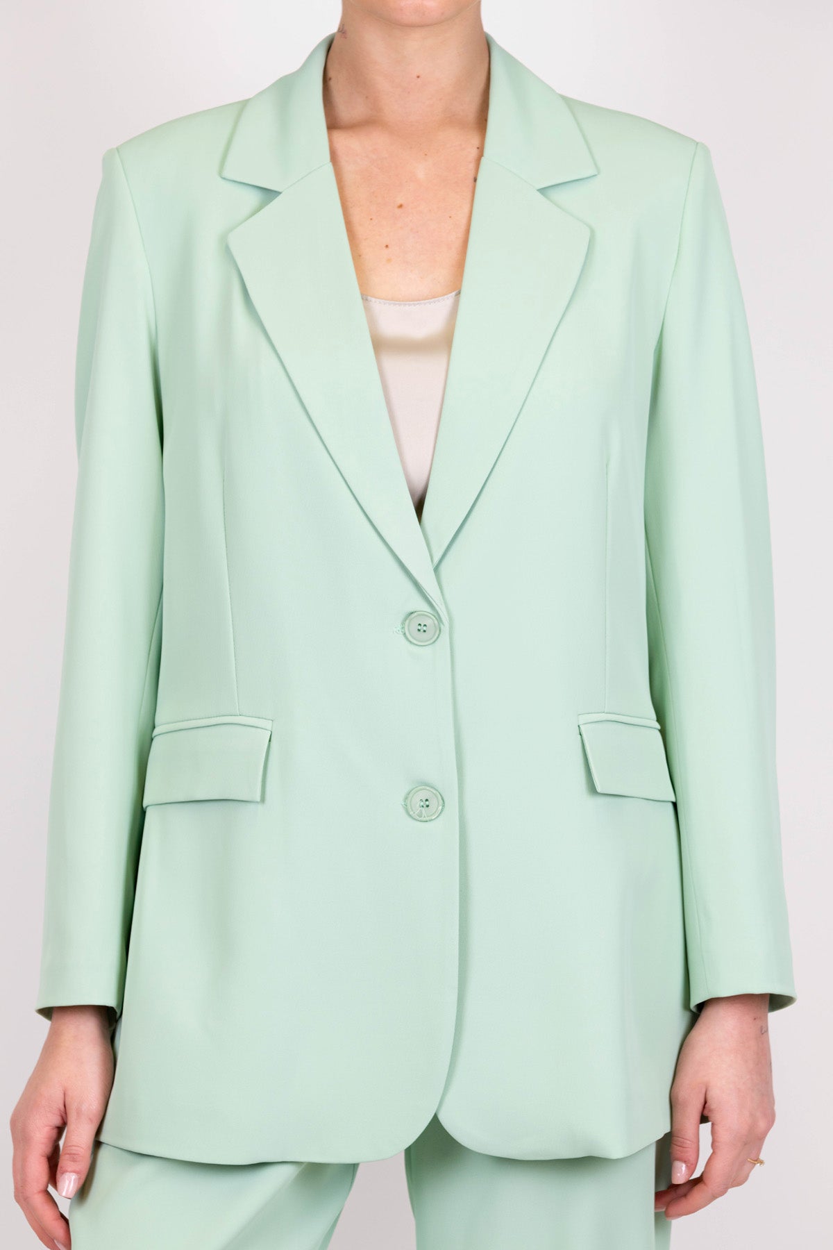 Tensione in - Completo Giacca monopetto e pantalone in tessuto fluido