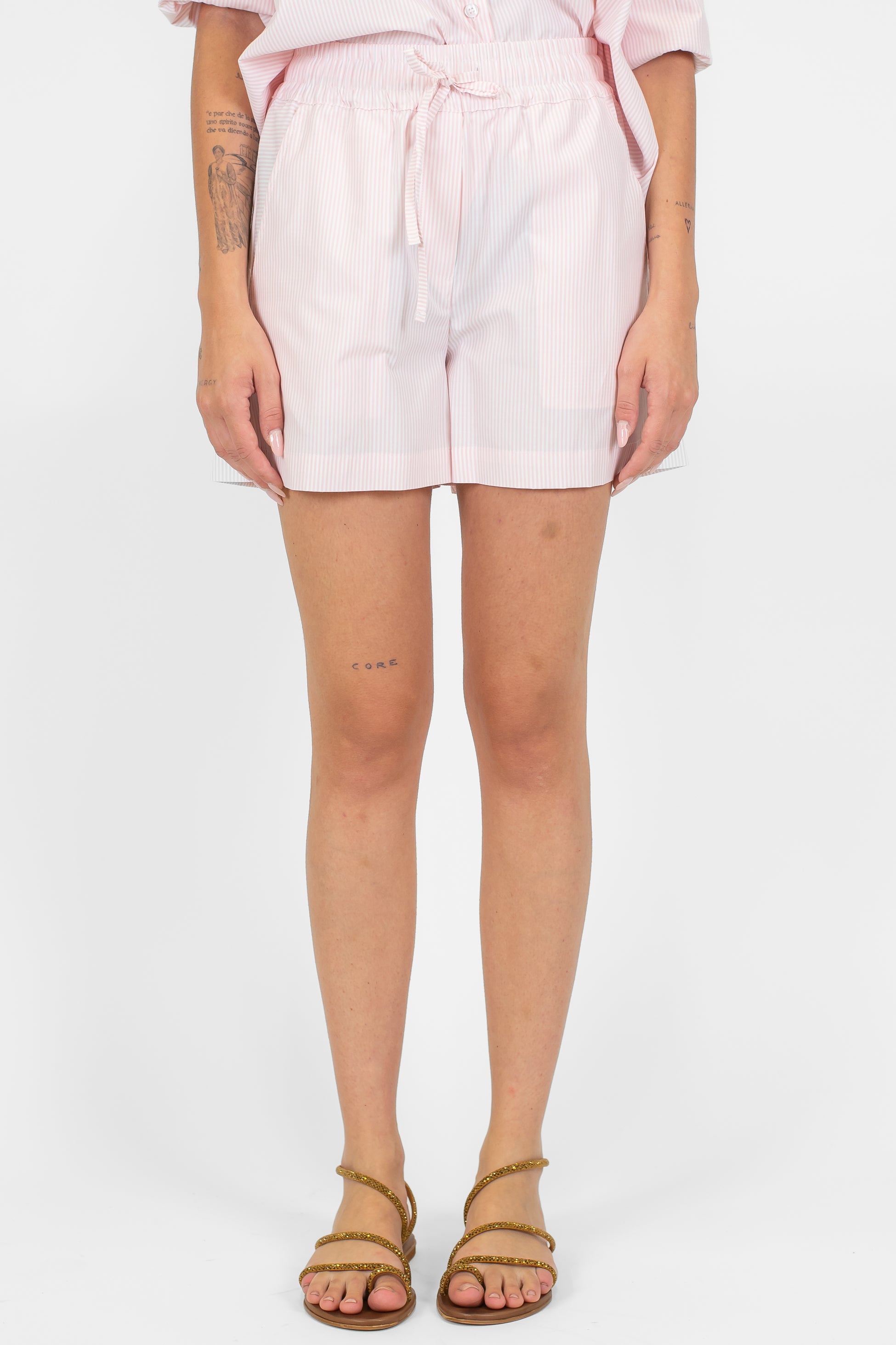 Tensione in - Coordinato camicia e shorts fantasia righe strette con coulisse
