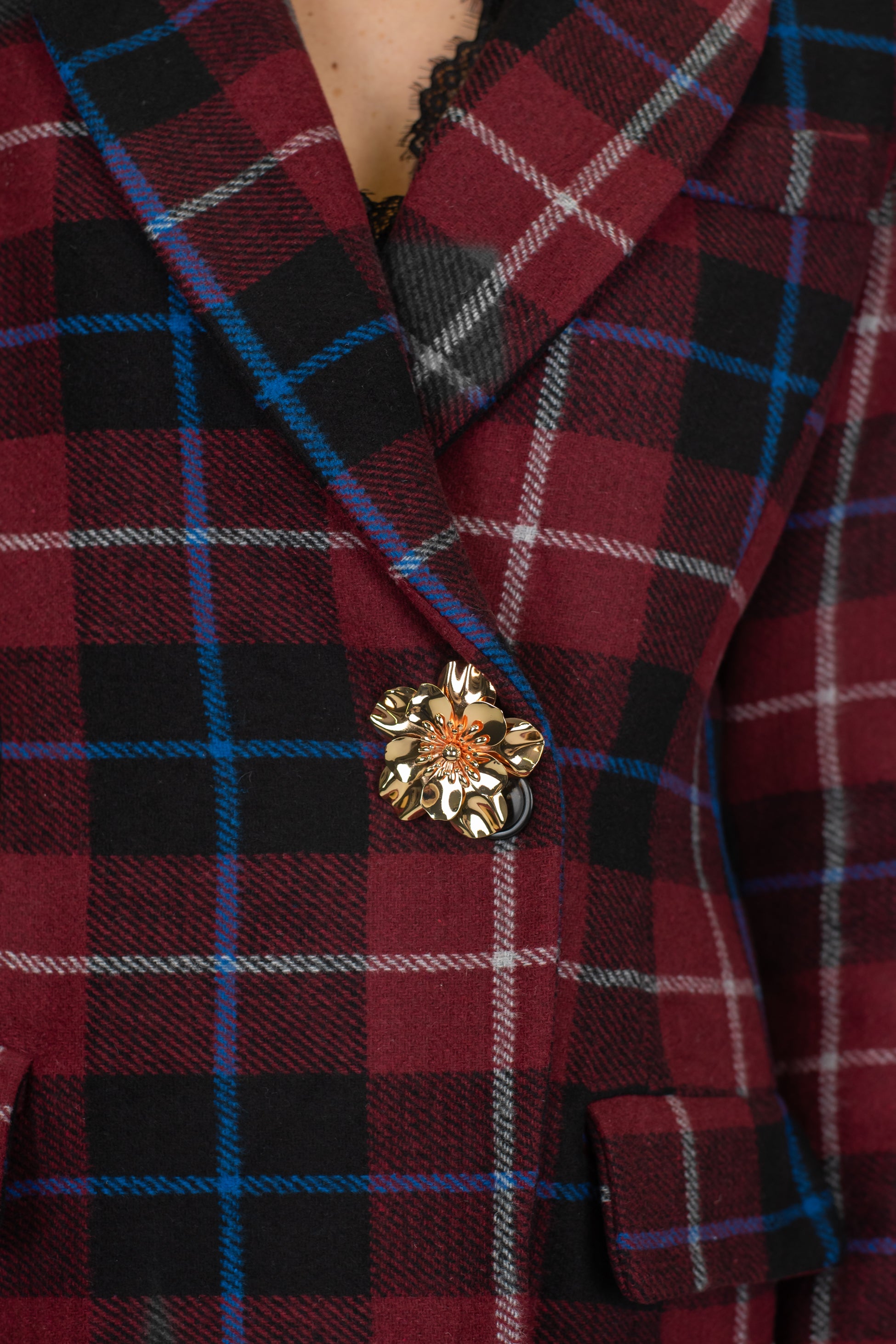 Maryley - Giacca doppiopetto fantasia check con spalline e chiusura ad un bottone con spilla