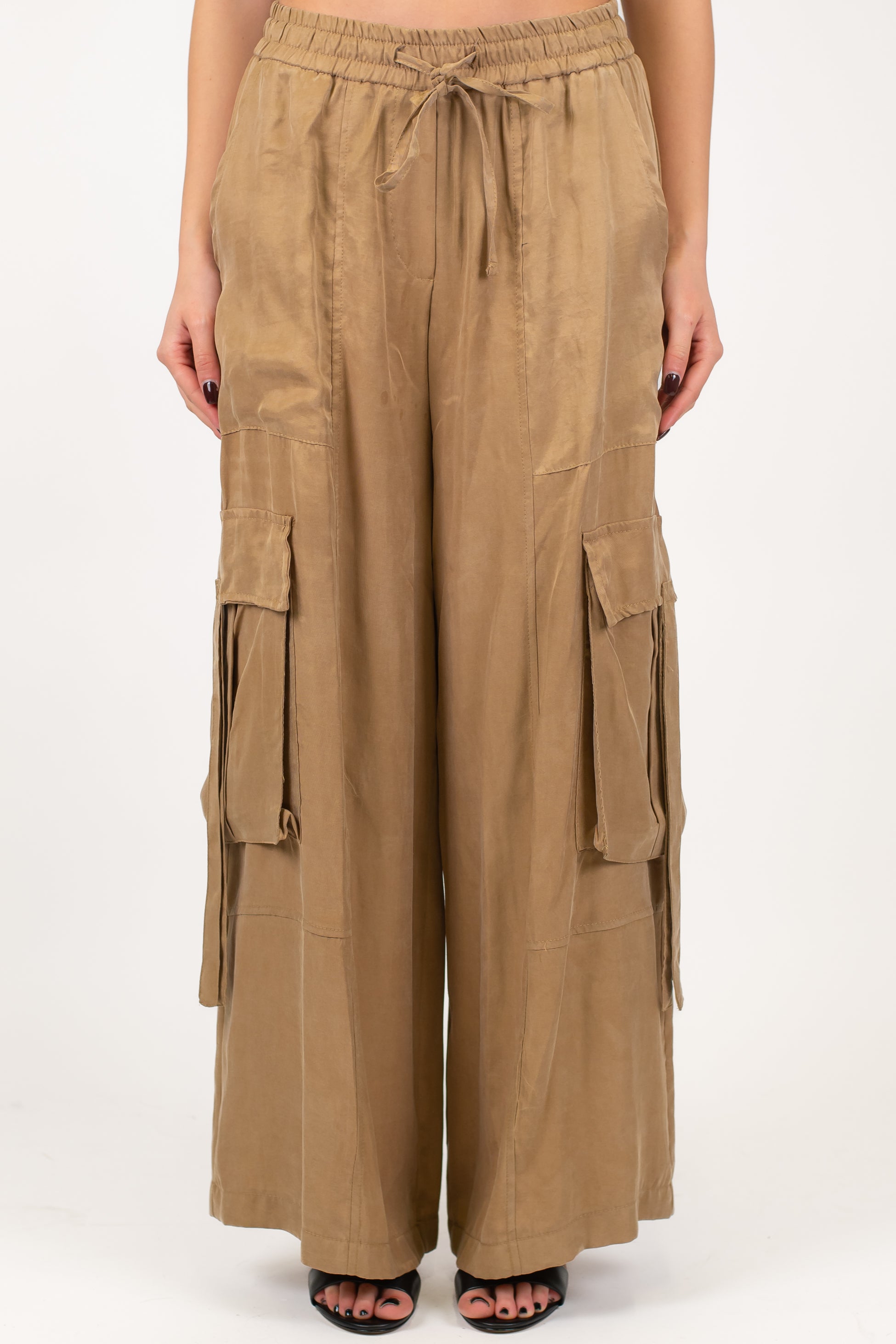 Tensione in - Pantalone cargo palazzo in lyocell effetto seta