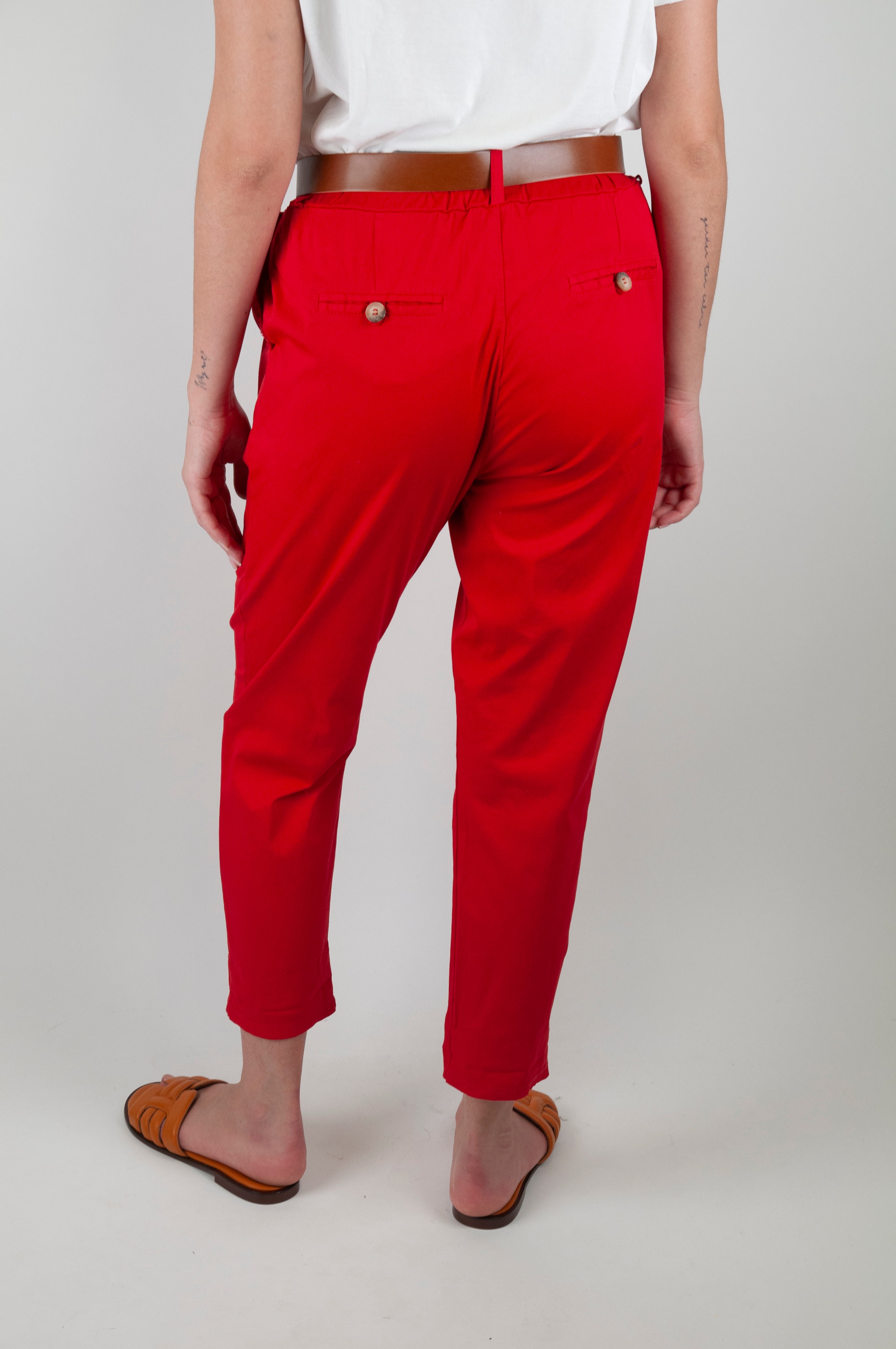 Tensione in - Pantalone slim con tasca sfrangiata