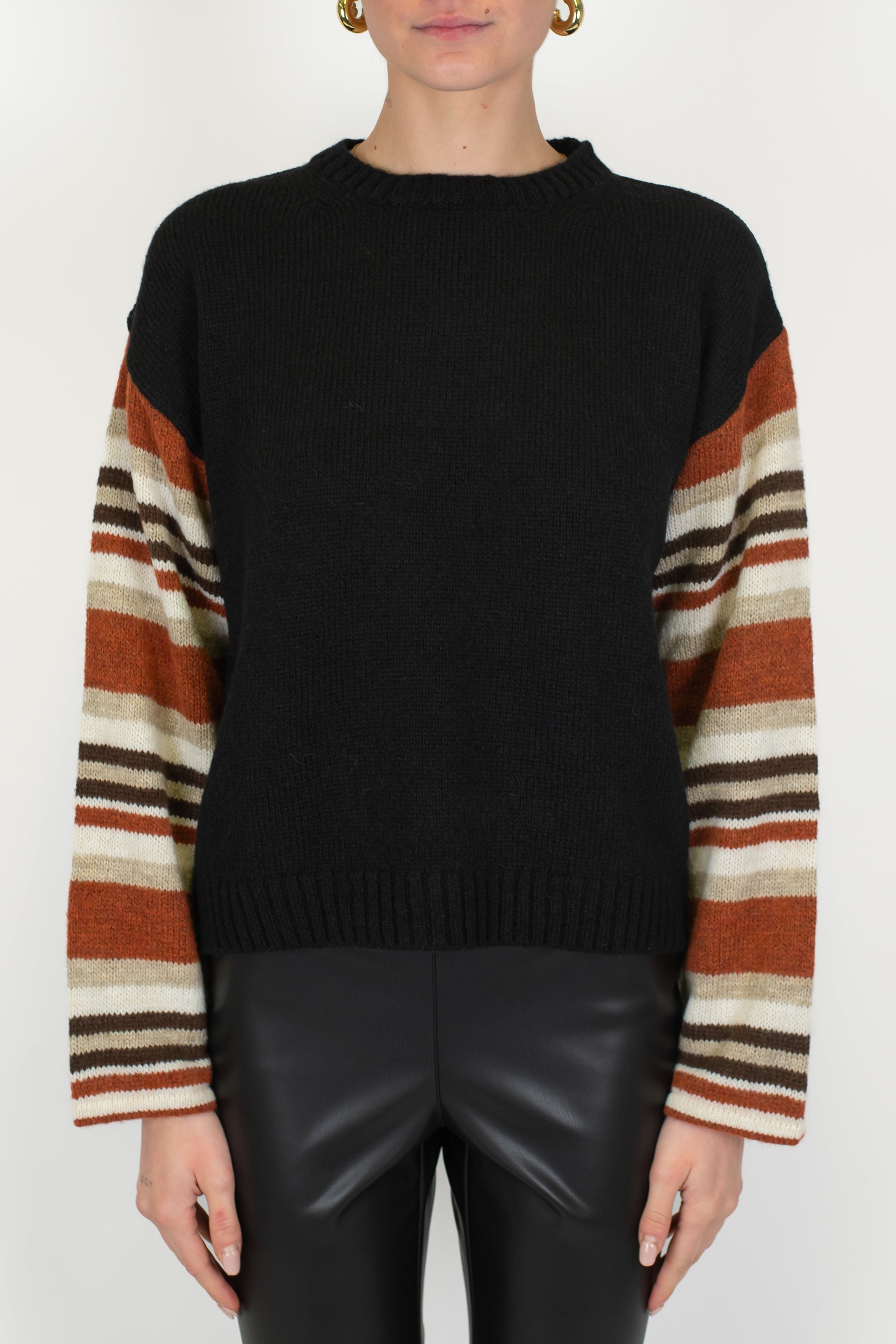 Tensione in - Maglia over con manica fantasia righe a contrasto in misto lana