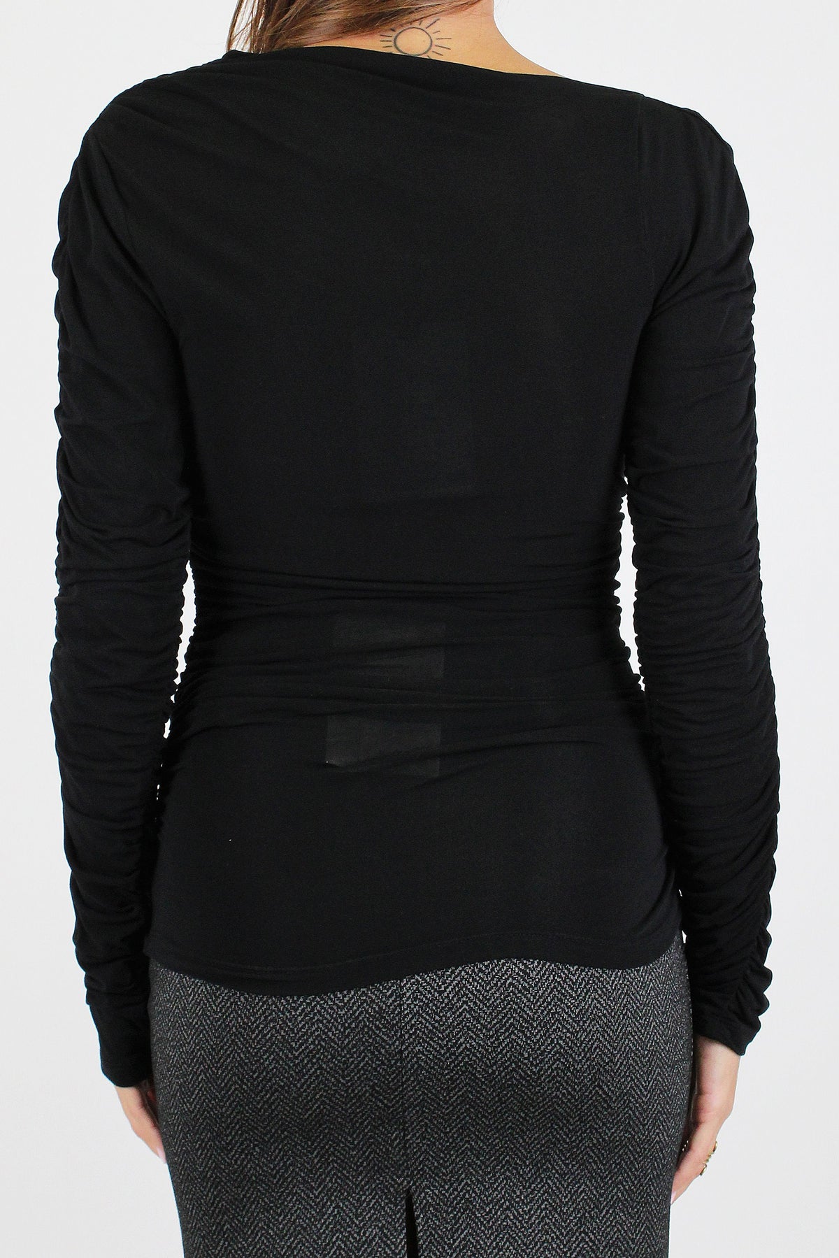 Haveone - Maglia basic in modal con scollo a barca e arriccio su manica e fianco