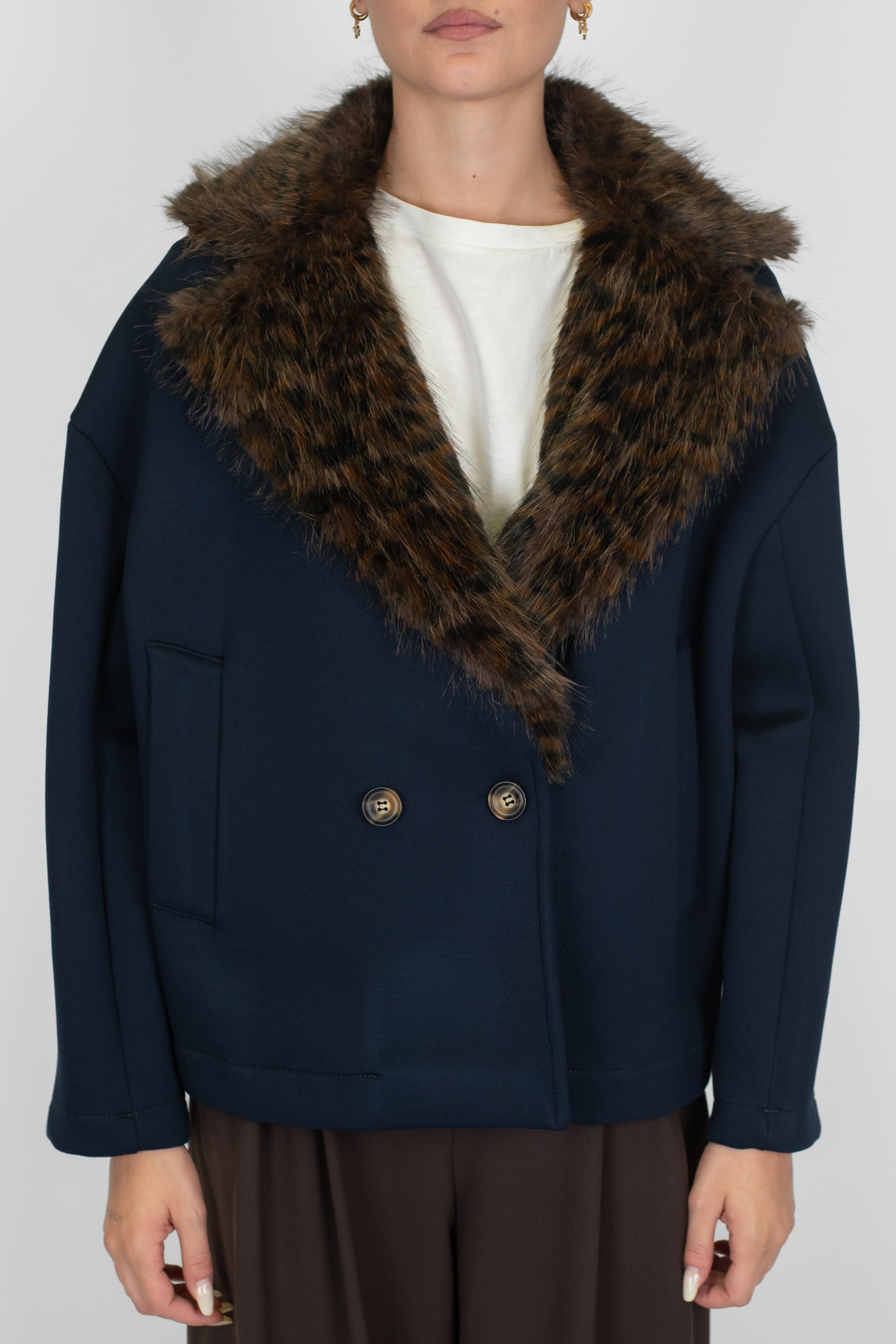 Tensione in - Cappetta doppiopetto in neoprene con collo in ecopelliccia