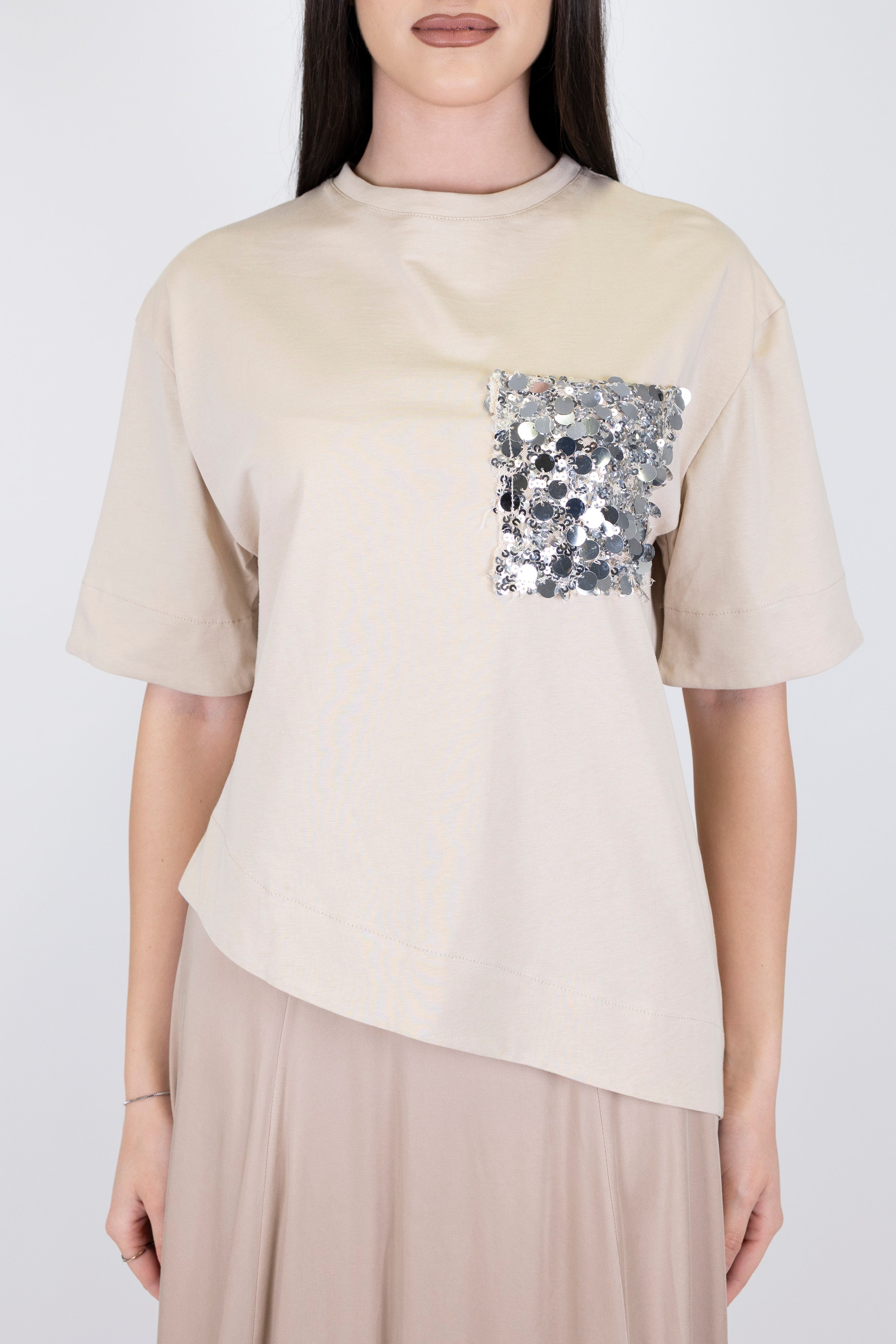 Tensione in - T-shirt over con taschino paillettes