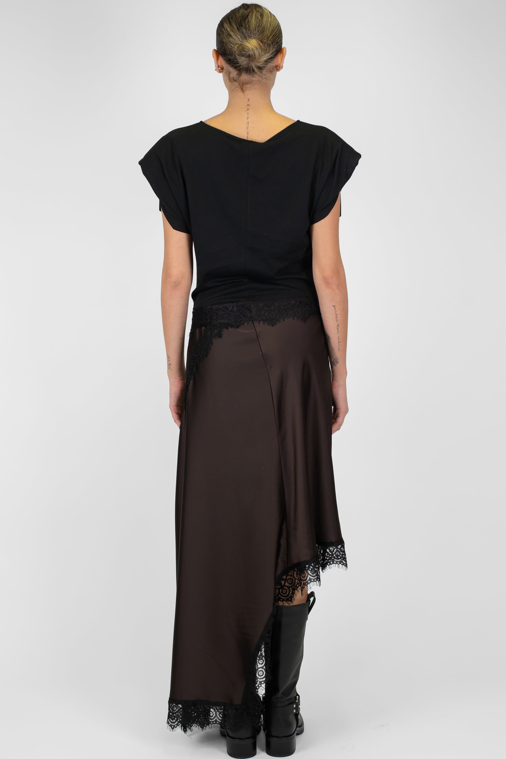 Motel - Abito lungo mezzamanica con spalline e gonna asimmetrica con orli in pizzo