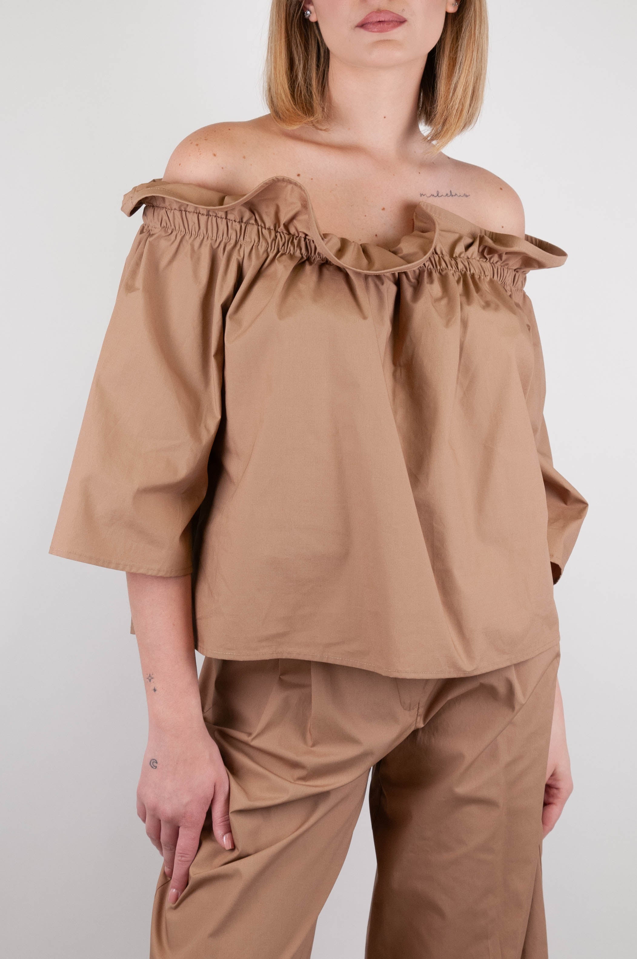 Dixie - Top scollo shiffer con rouches e manica tre quarti