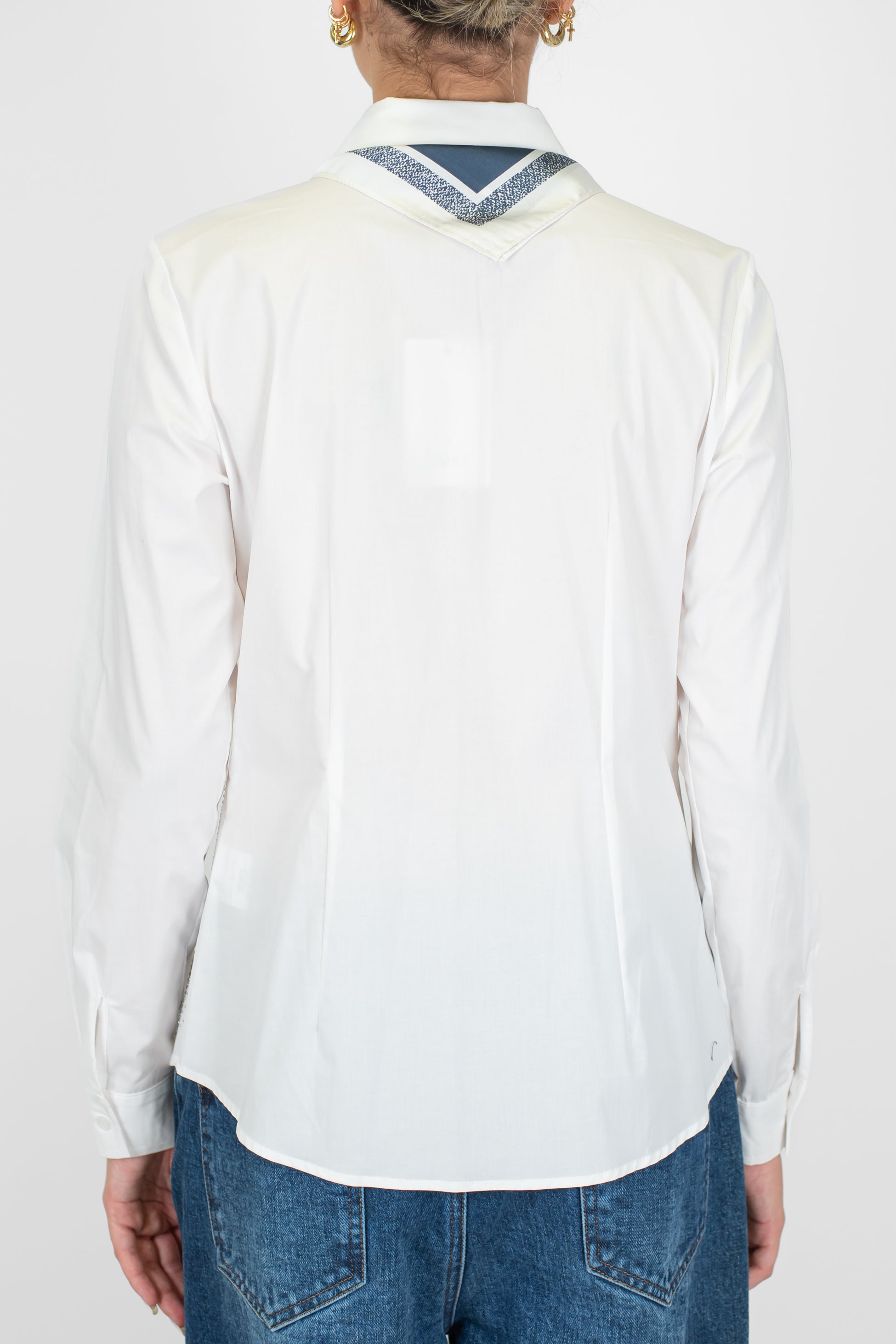 Motel - Camicia con strass e foulard al collo