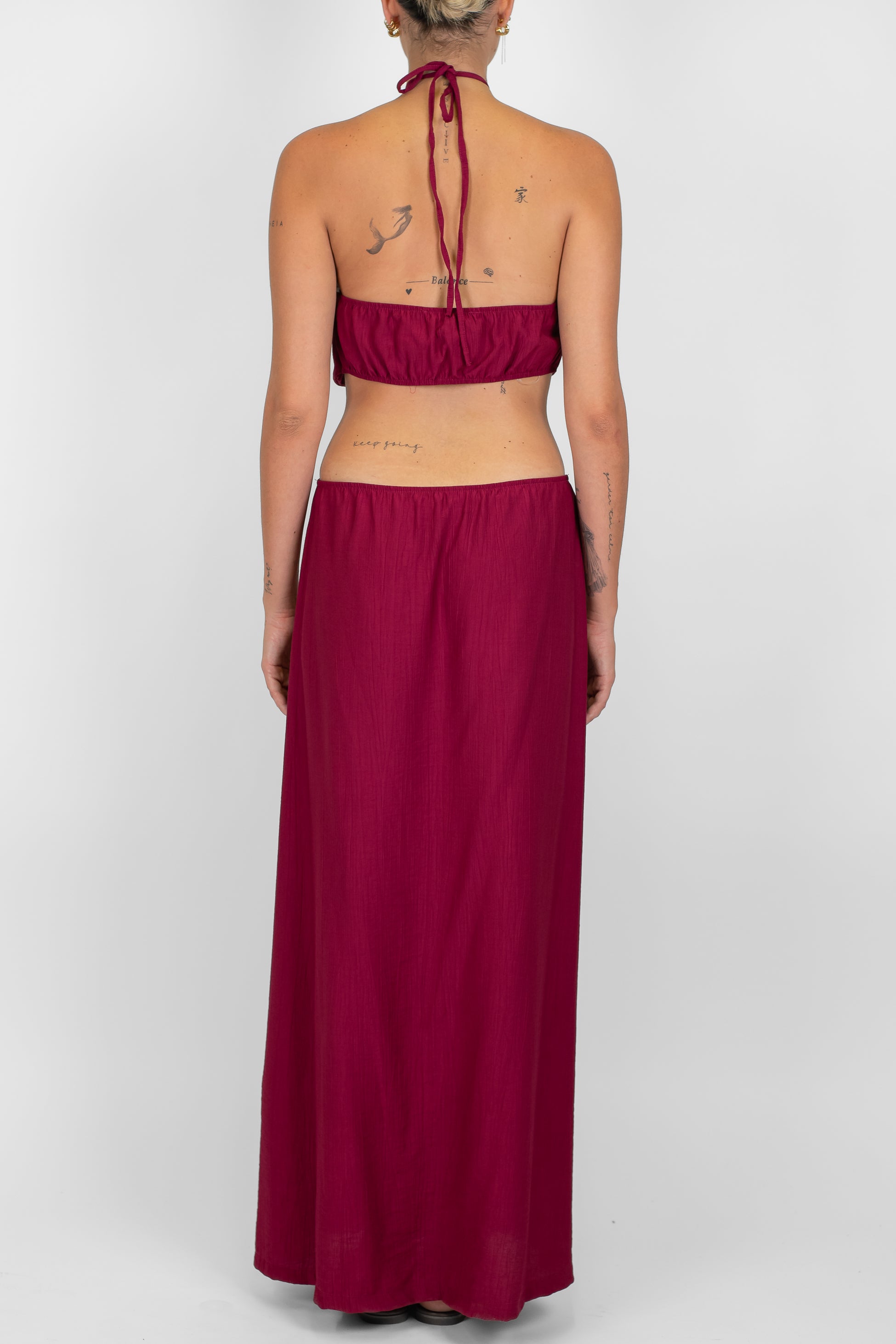 Haveone - Abito lungo cut-out con applicazioni in oro e allaccio al collo