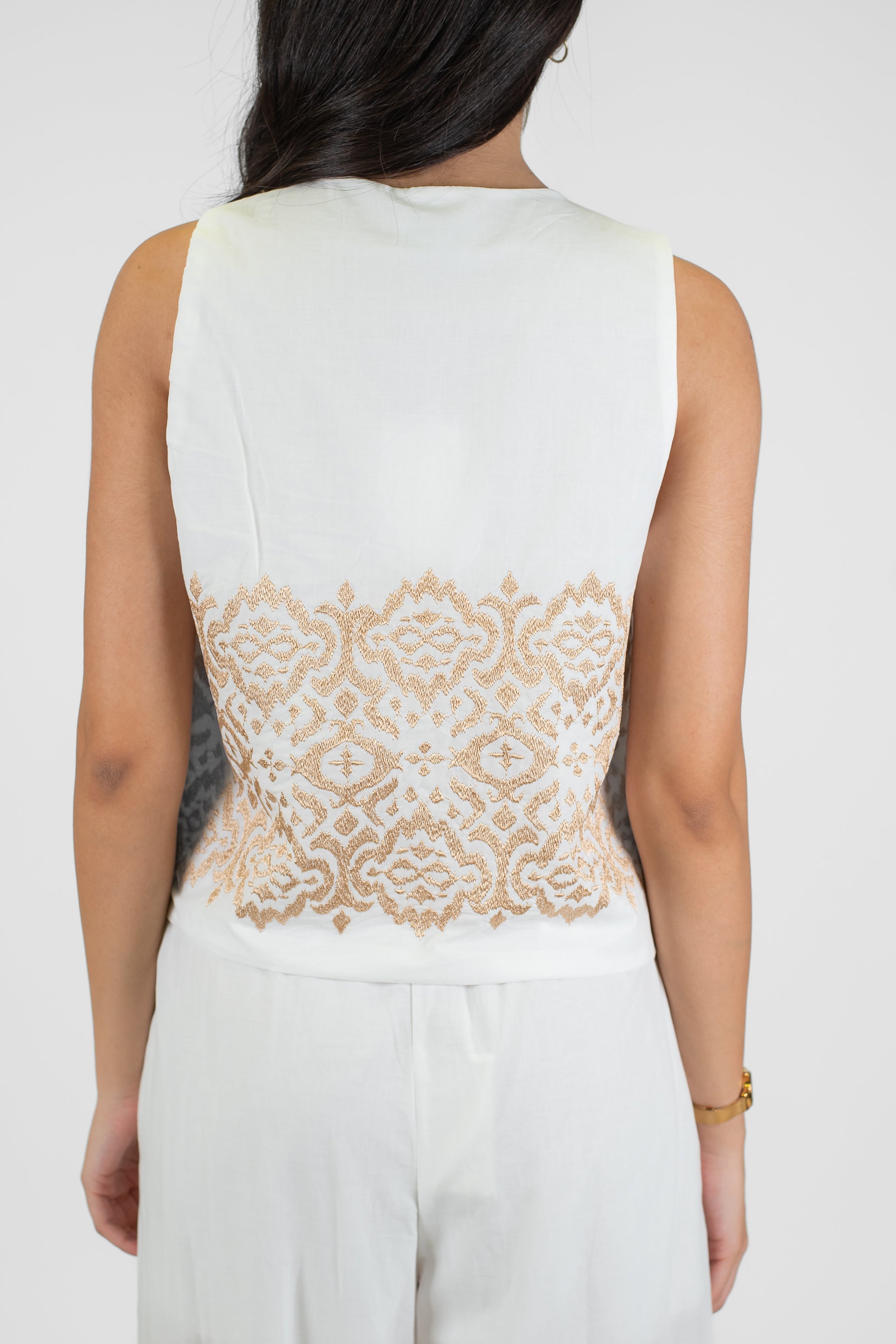 Motel - Coordinato gilet e pantalone palazzo con ricami a contrasto e coulisse