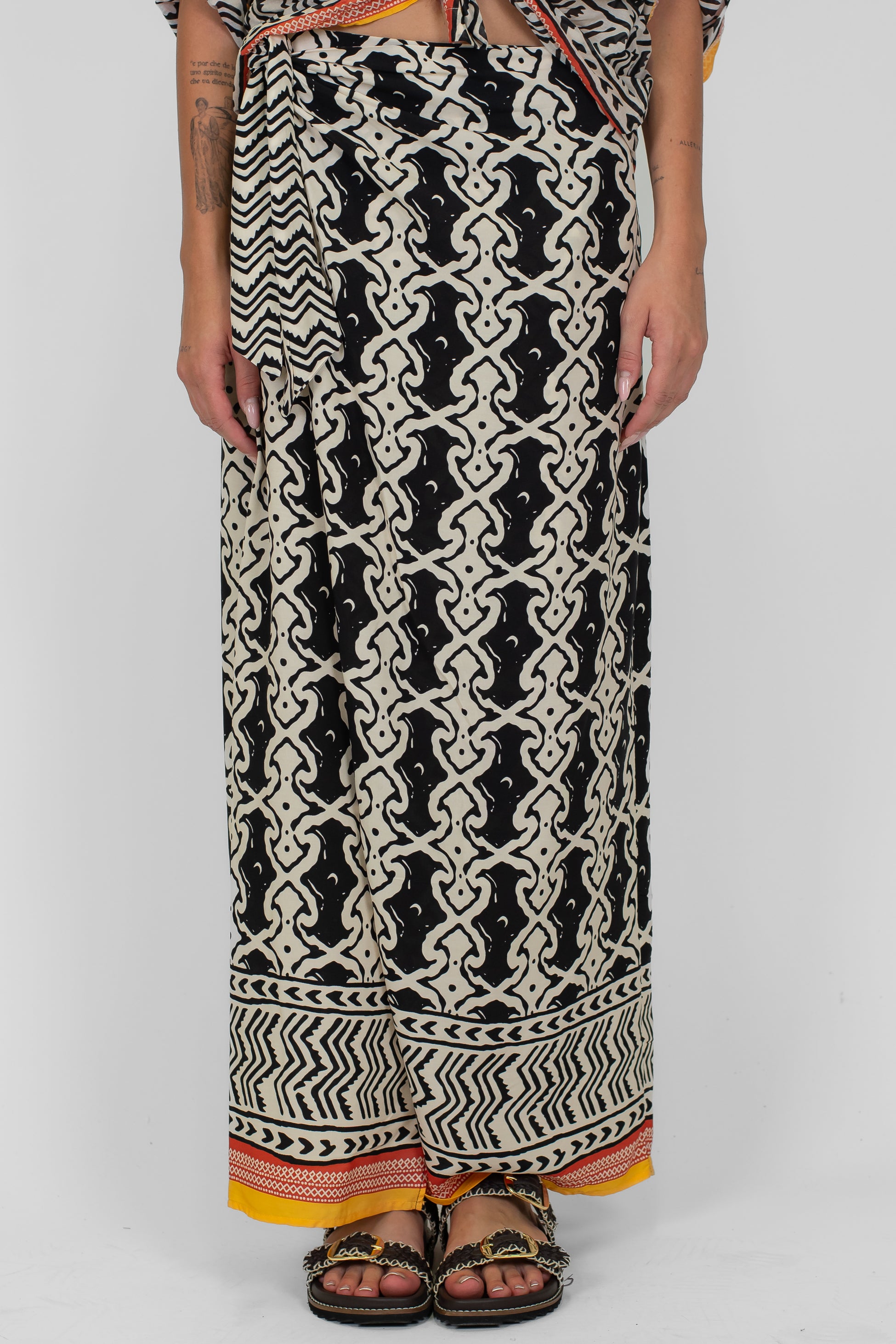 Haveone - Gonna pareo a portafoglio fantasia astratta in viscosa con fondo a contrasto